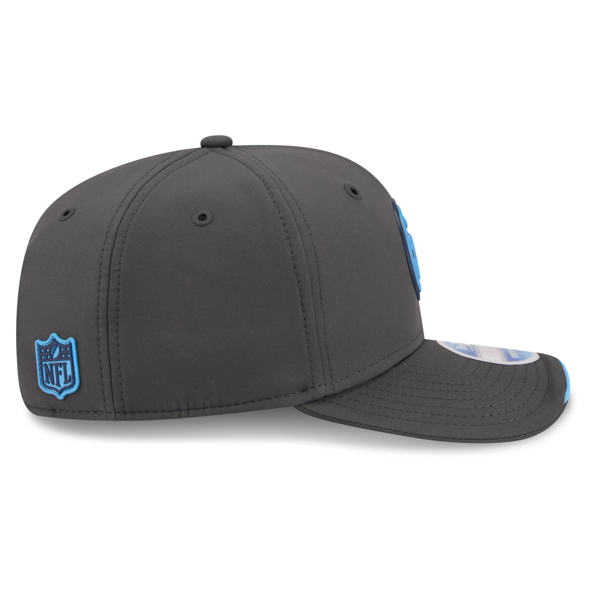 Casquette ajustable New Era anthracite Tennessee Titans 2026 Sideline pour temps froid 9SEVENTY