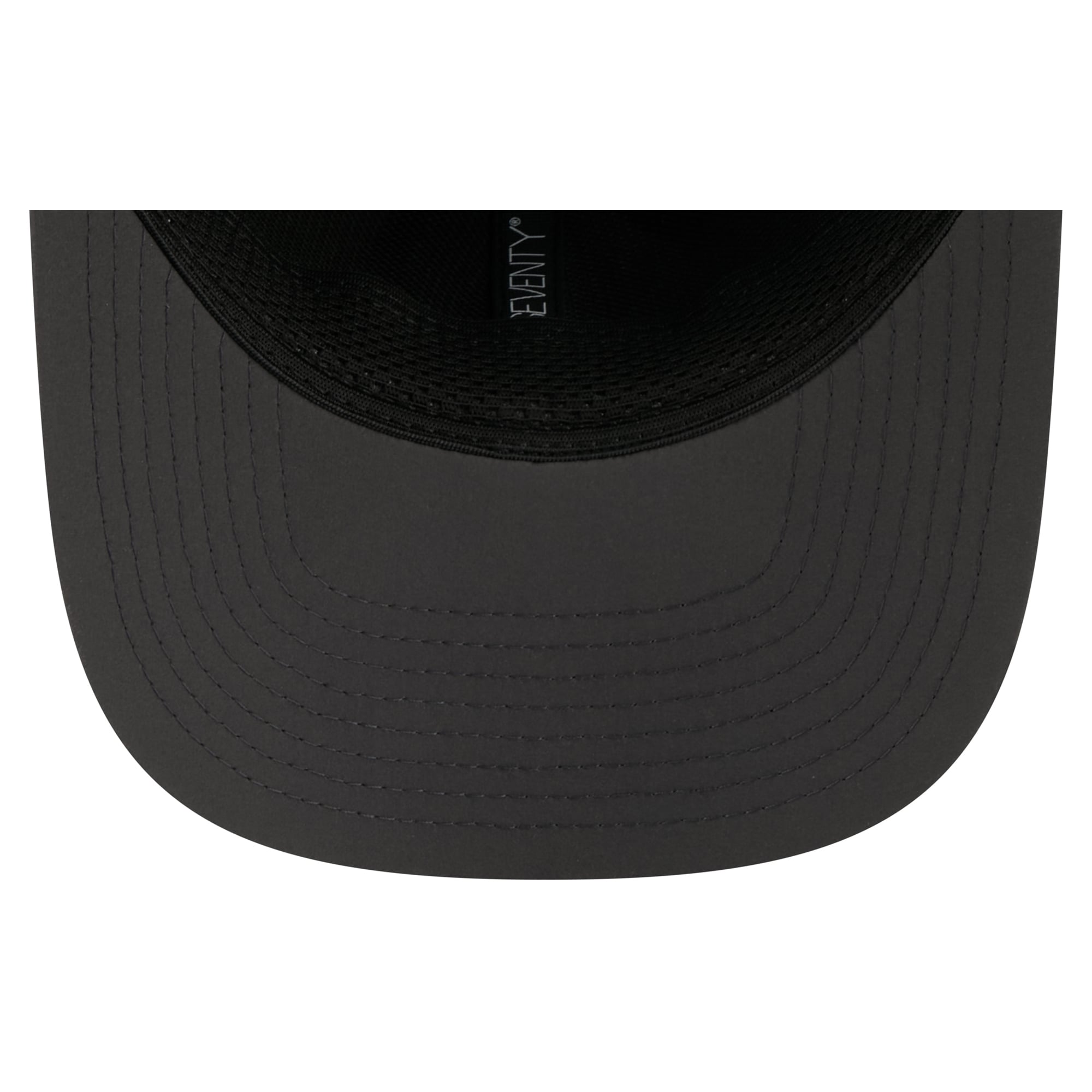 Casquette ajustable New Era anthracite Tennessee Titans 2026 Sideline pour temps froid 9SEVENTY