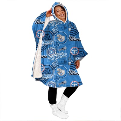 Tennessee Titans Pegasus Mashup 50" x 70" Bloncho Sherpa Fan Cape