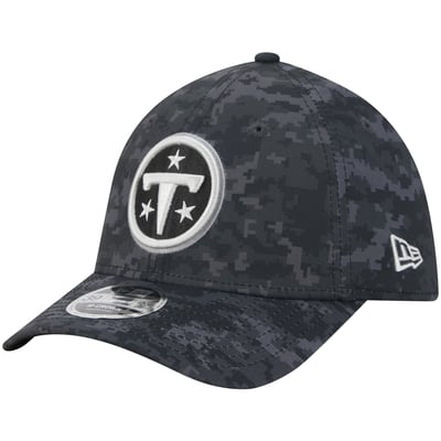 Gorra New Era Salute To Service 39THIRTY M-Crown 2026 del Tennessee Titans
