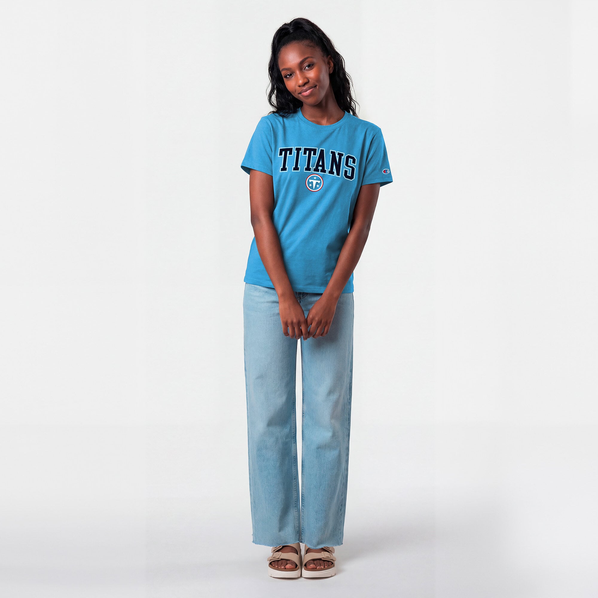 T-shirt Champion bleu clair pour femmes, logo arqué des Tennessee Titans