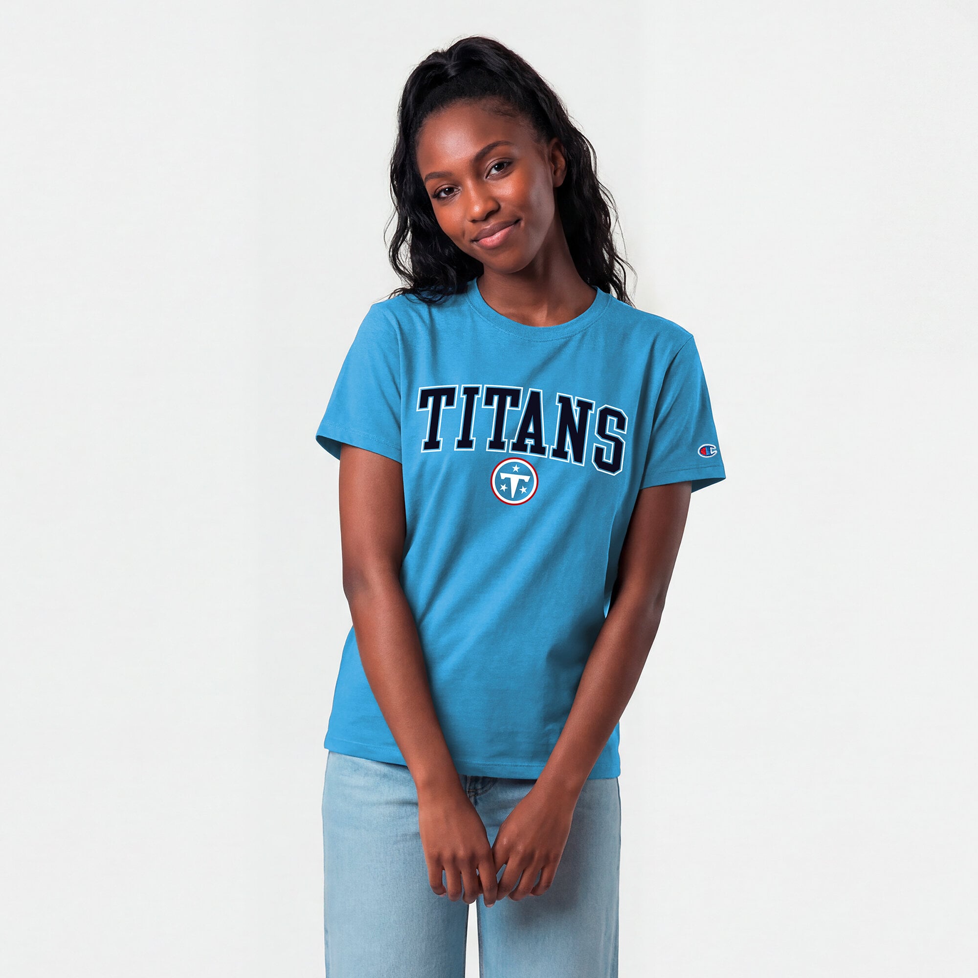 T-shirt Champion bleu clair pour femmes, logo arqué des Tennessee Titans
