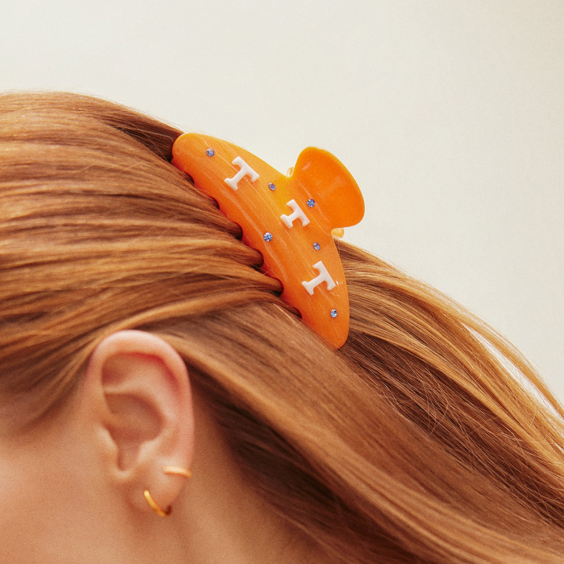 BaubleBar Tennessee Volunteers Logo Hair Claw Clip