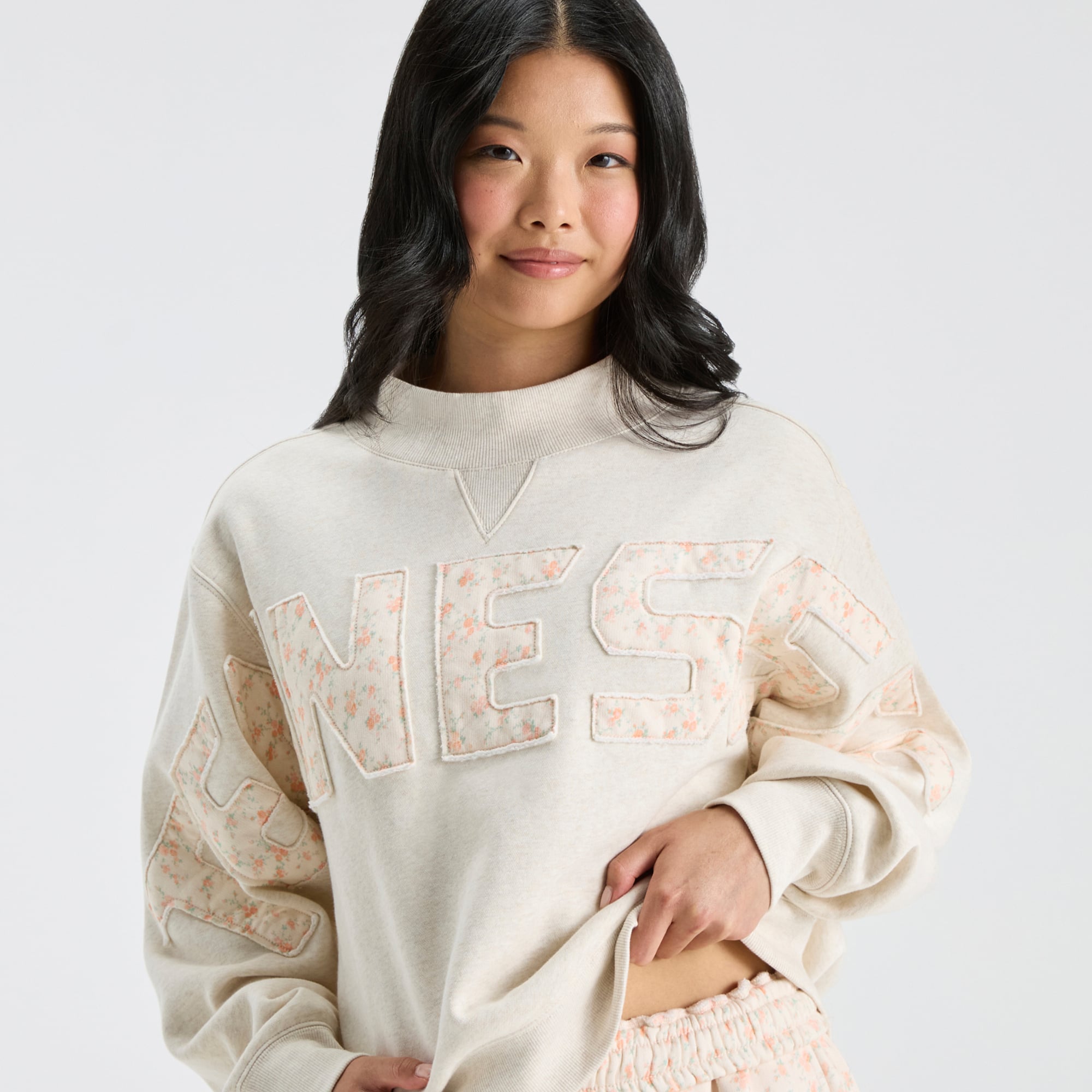 LoveShackFancy Women's Cream Tennessee Volunteers Mockneck Sweatshirt