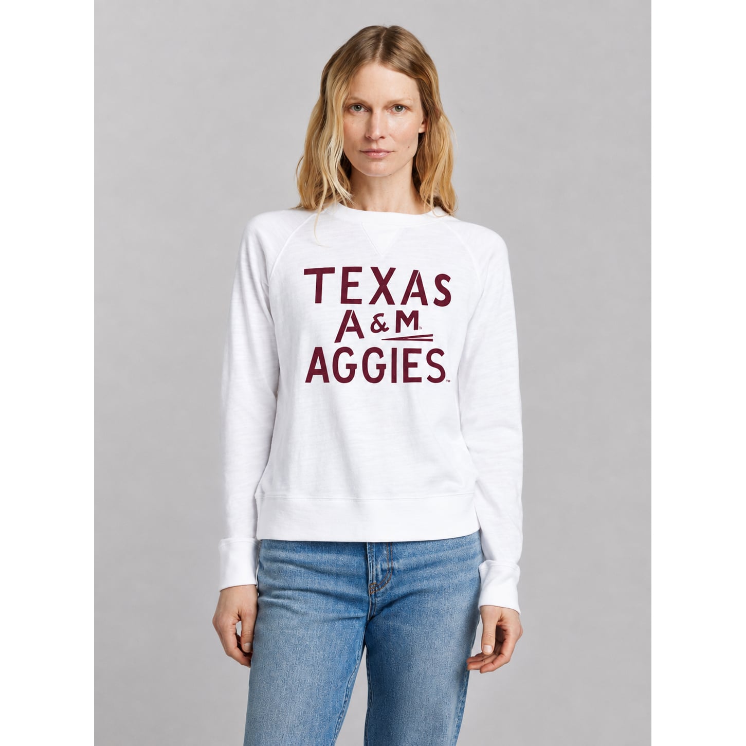 Sweat-shirt FAHERTY blanc pour femme, Texas A&M Aggies, effet délavé.