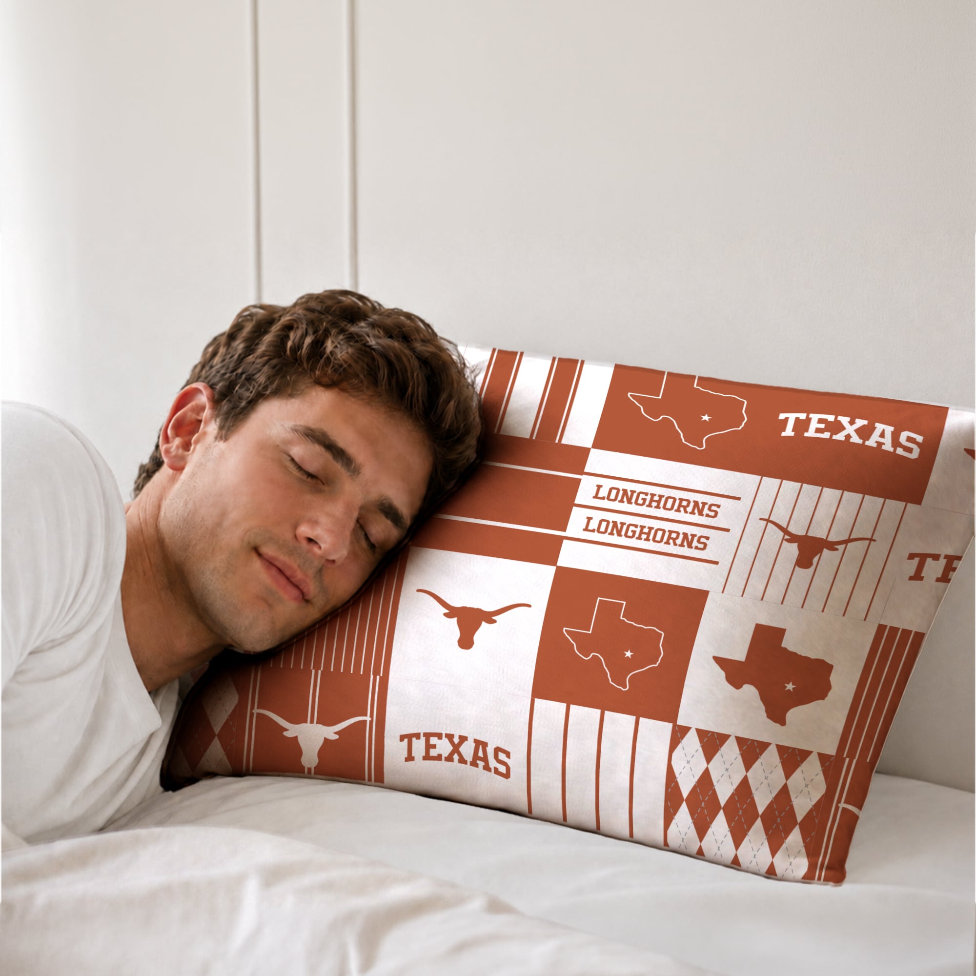 Pegasus Texas Longhorns Patchwork Plaid Three-Piece Full/Queen Bed in a Bag Set