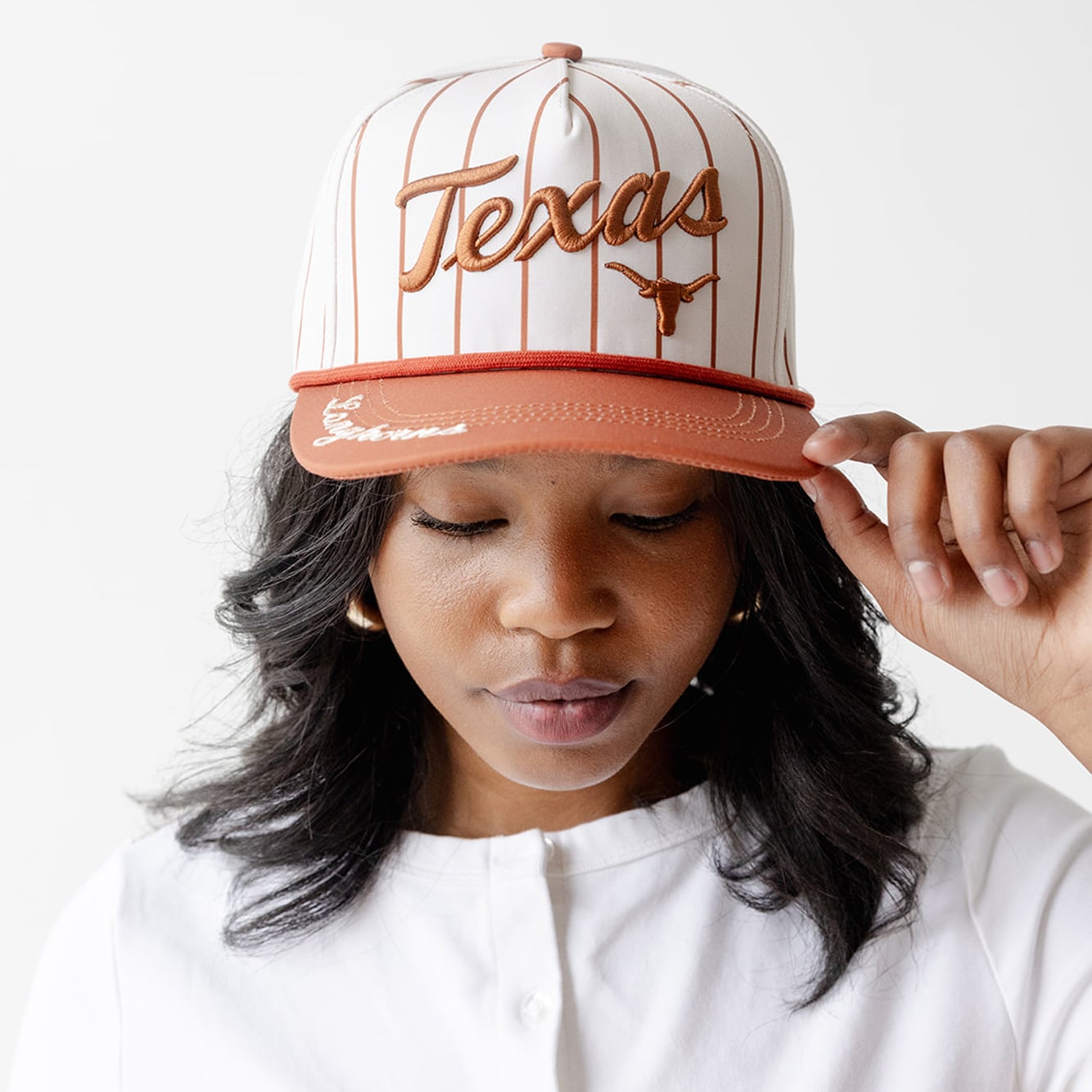 Casquette à cinq panneaux ajustable en corde blanche Texas Longhorns Pinstripe Script pour femmes, idéale pour les jours de match.
