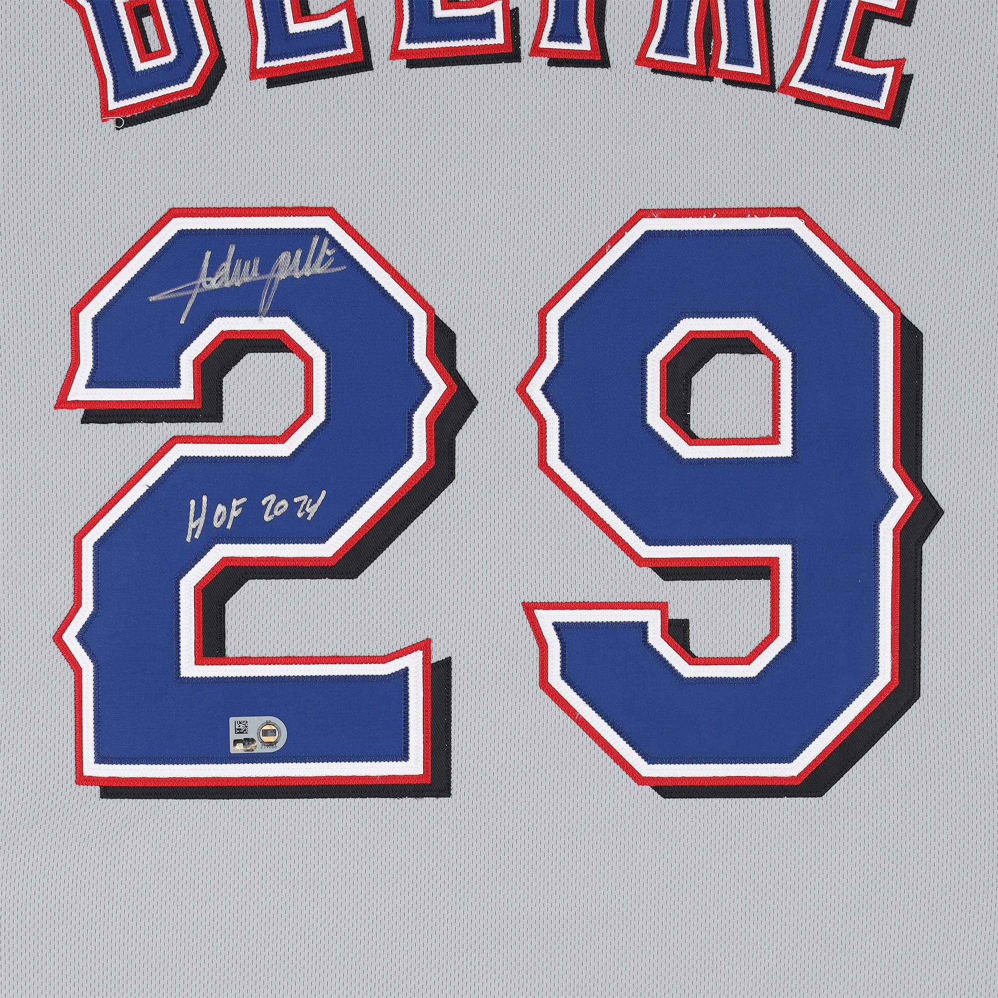 Maillot authentique gris Mitchell & Ness autographié par Adrian Beltre des Texas Rangers, avec inscription « HOF 2024 ».