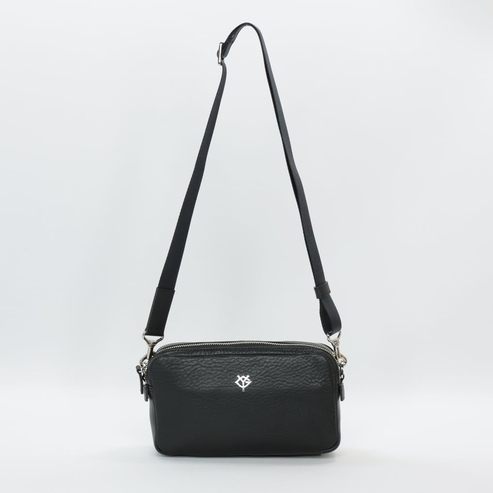 GIANTS × TRION グラブレザーミニショルダーバッグ (YG) Black×Sliver 