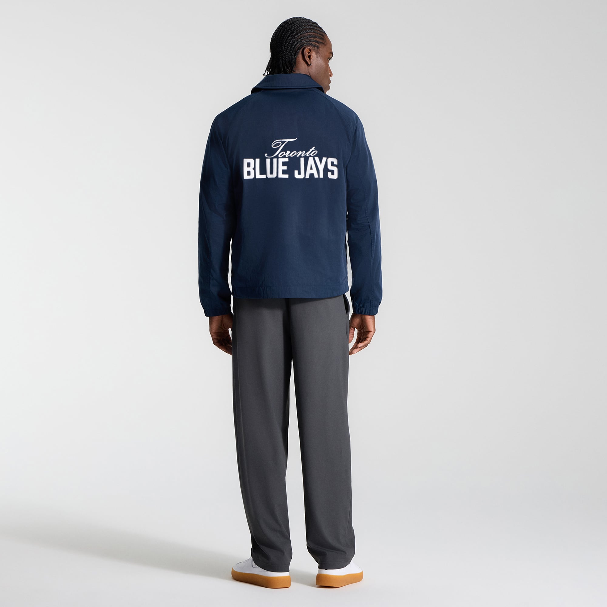 Veste d'entraîneur lululemon True Navy Toronto Blue Jays pour homme, fermeture à boutons-pression.