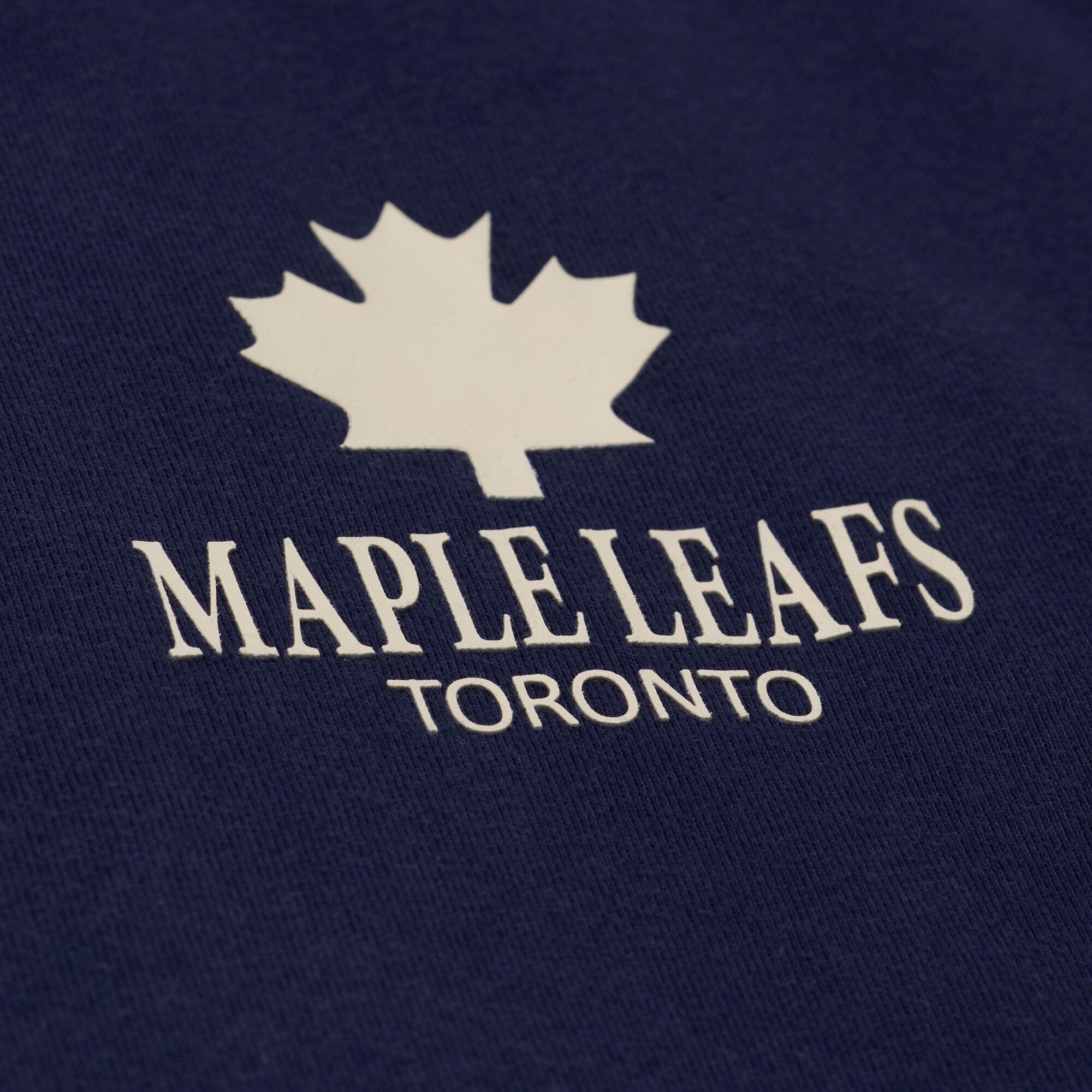 T-shirt Mitchell & Ness Core Essentials bleu marine pour homme, motif Toronto Maple Leafs