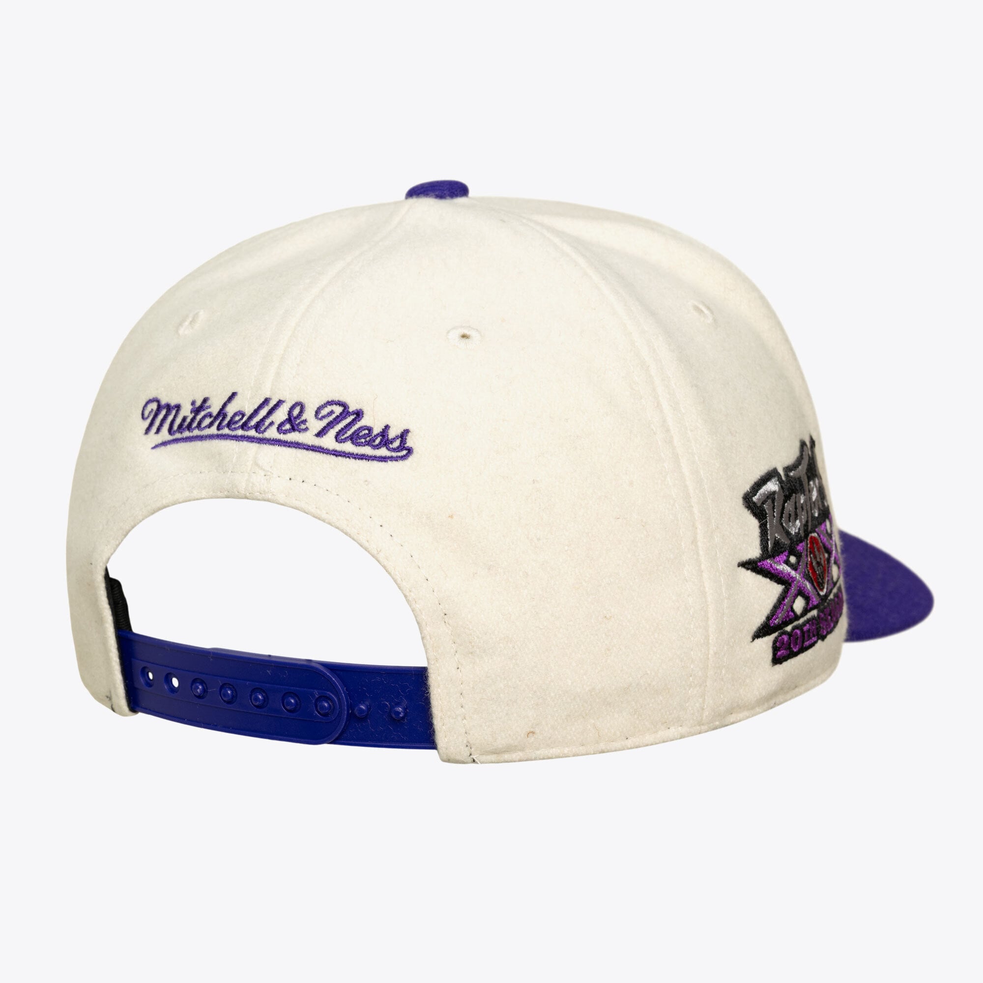 Casquette unisexe Mitchell & Ness crème Toronto Raptors Team Pro ajustable