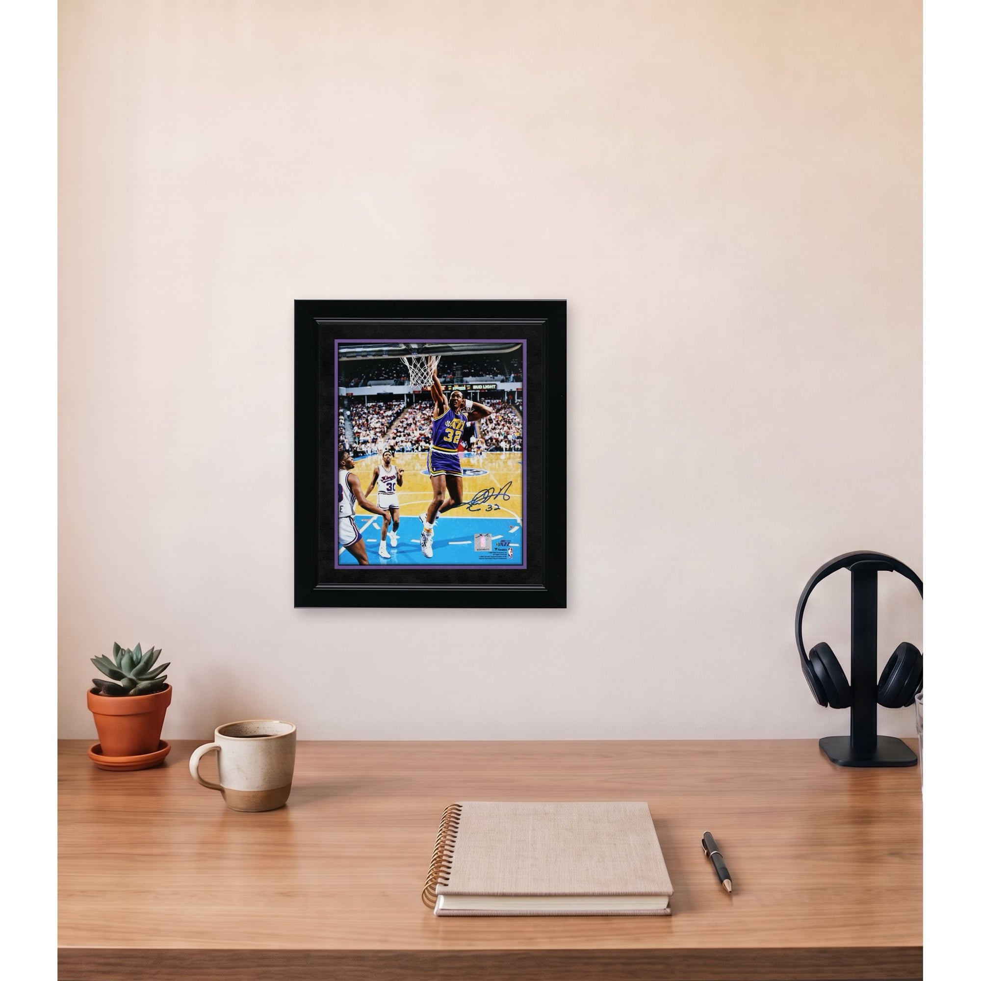 Karl Malone Utah Jazz Autographed 8" x 10" Signature Dunk vs. Sacramento Kings Photograph