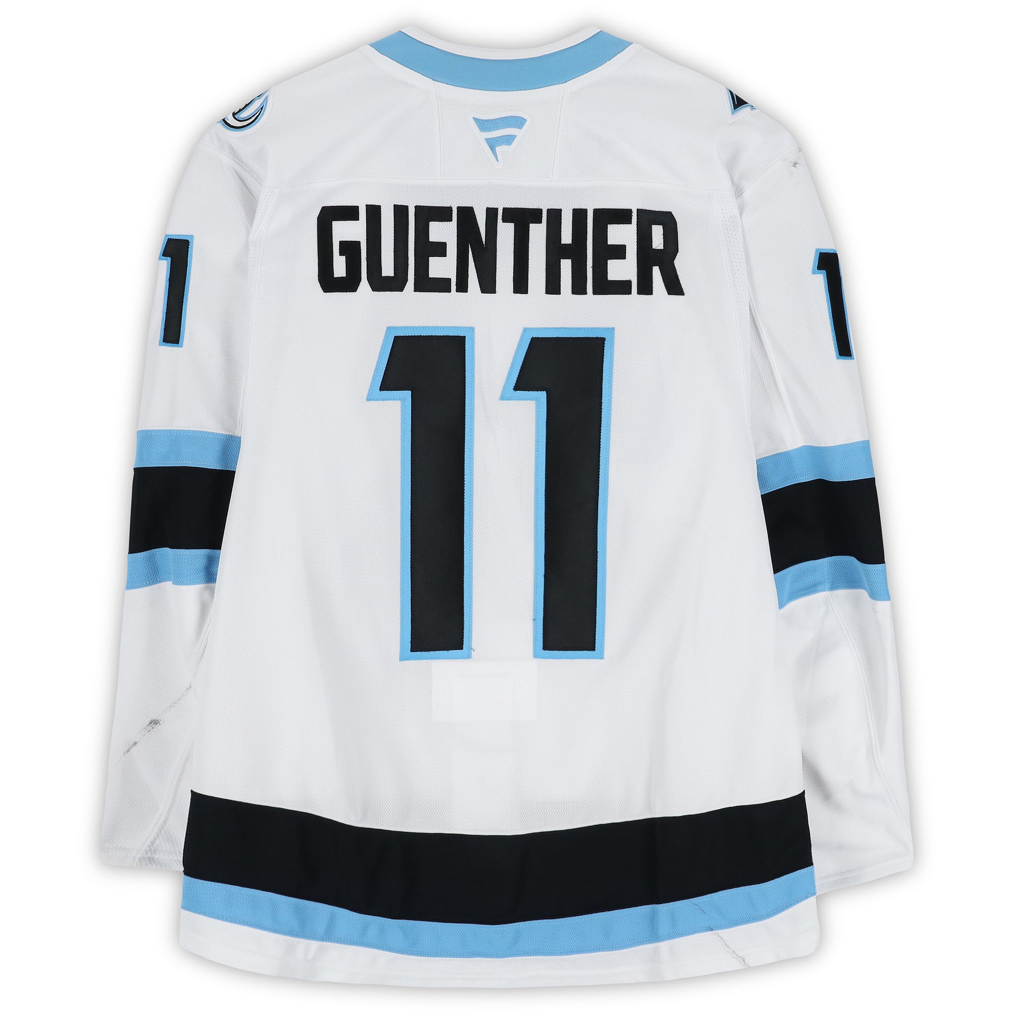 Maillot blanc n° 11 porté par Dylan Guenther (Utah Mammoth) lors du premier tour des séries éliminatoires de la Coupe Stanley 2026 contre les Golden Knights de Vegas.