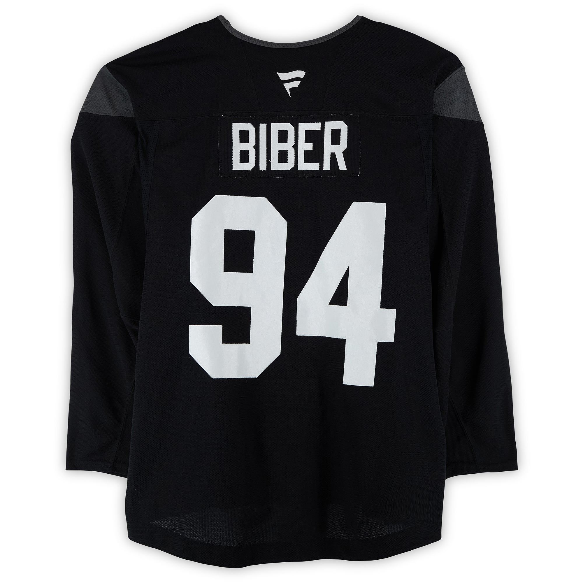 Maillot noir n° 94 porté à l'entraînement par Gregor Biber, des Utah Mammoths, lors de la saison 2024-2025 de la LNH.