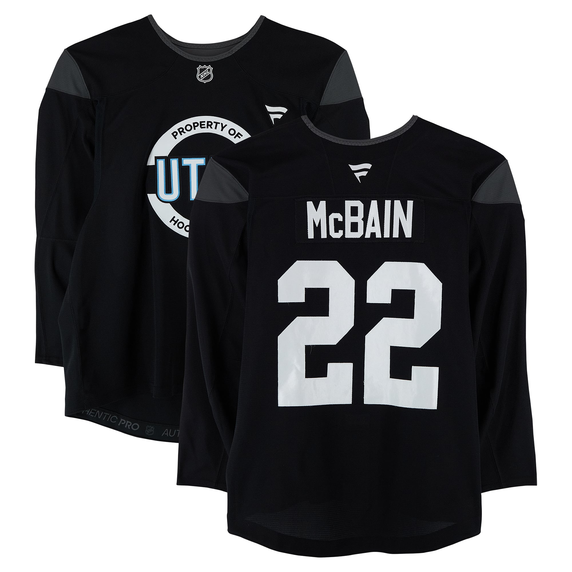Maillot noir n° 22 porté à l'entraînement par Jack McBain, des Mammoths de l'Utah, lors de la saison 2024-2025 de la LNH.