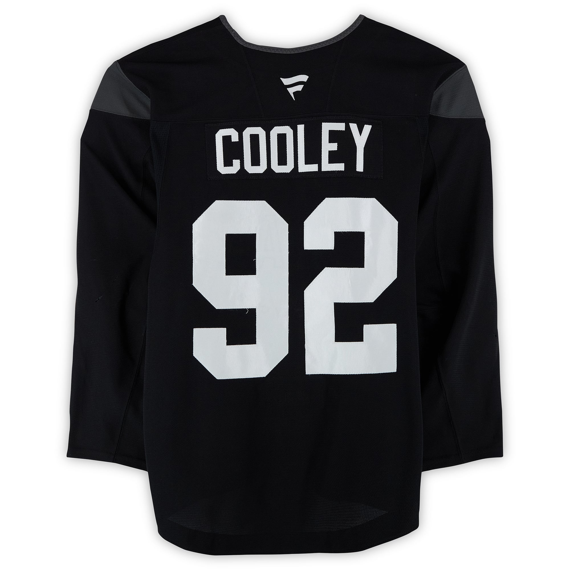 Maillot noir n° 92 porté à l'entraînement par Logan Cooley, des Utah Mammoths, lors de la saison 2024-2025 de la LNH.