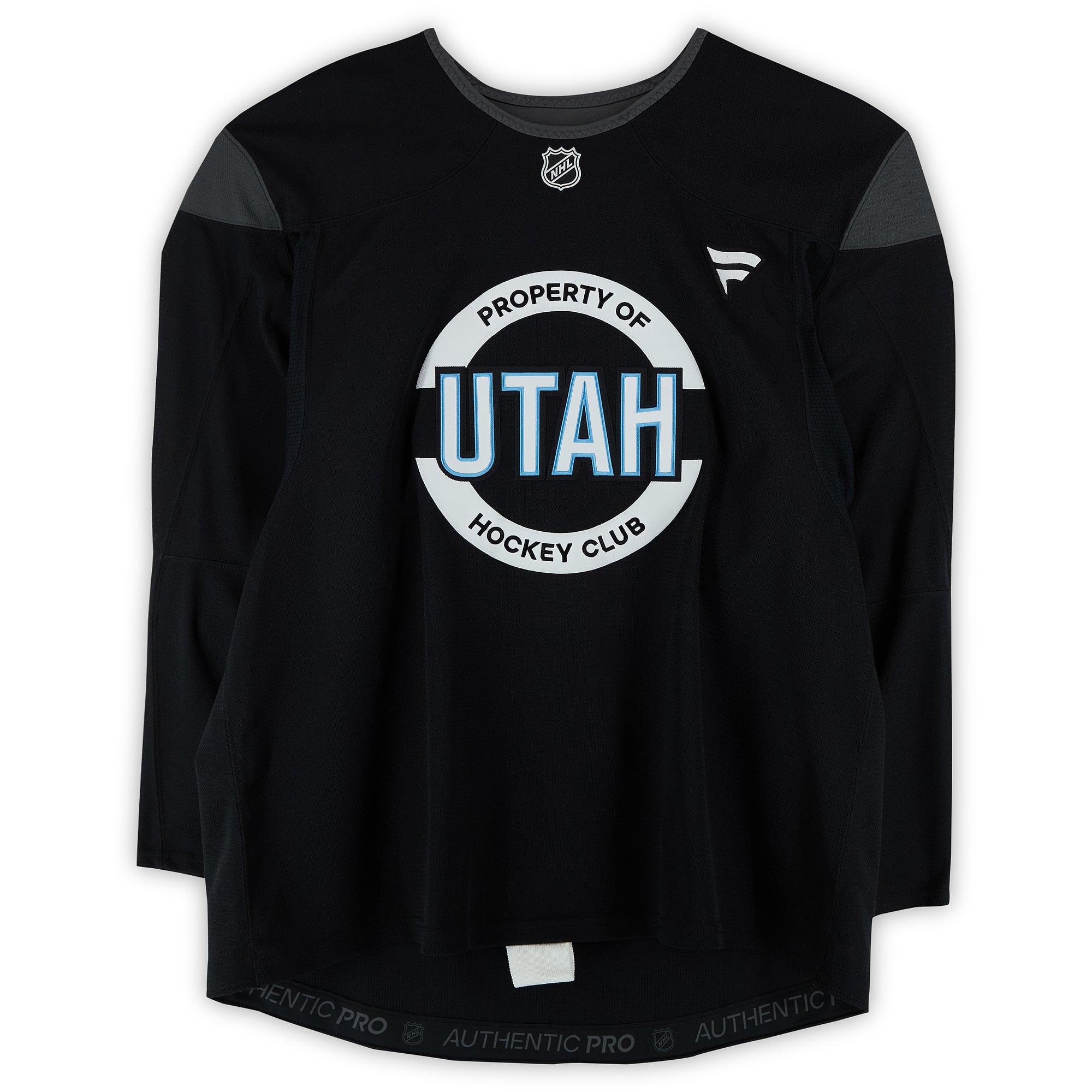 Maillot noir d'entraînement n° 37 d'Owen Allard (Utah Mammoth) lors de la saison 2024-2025 de la LNH
