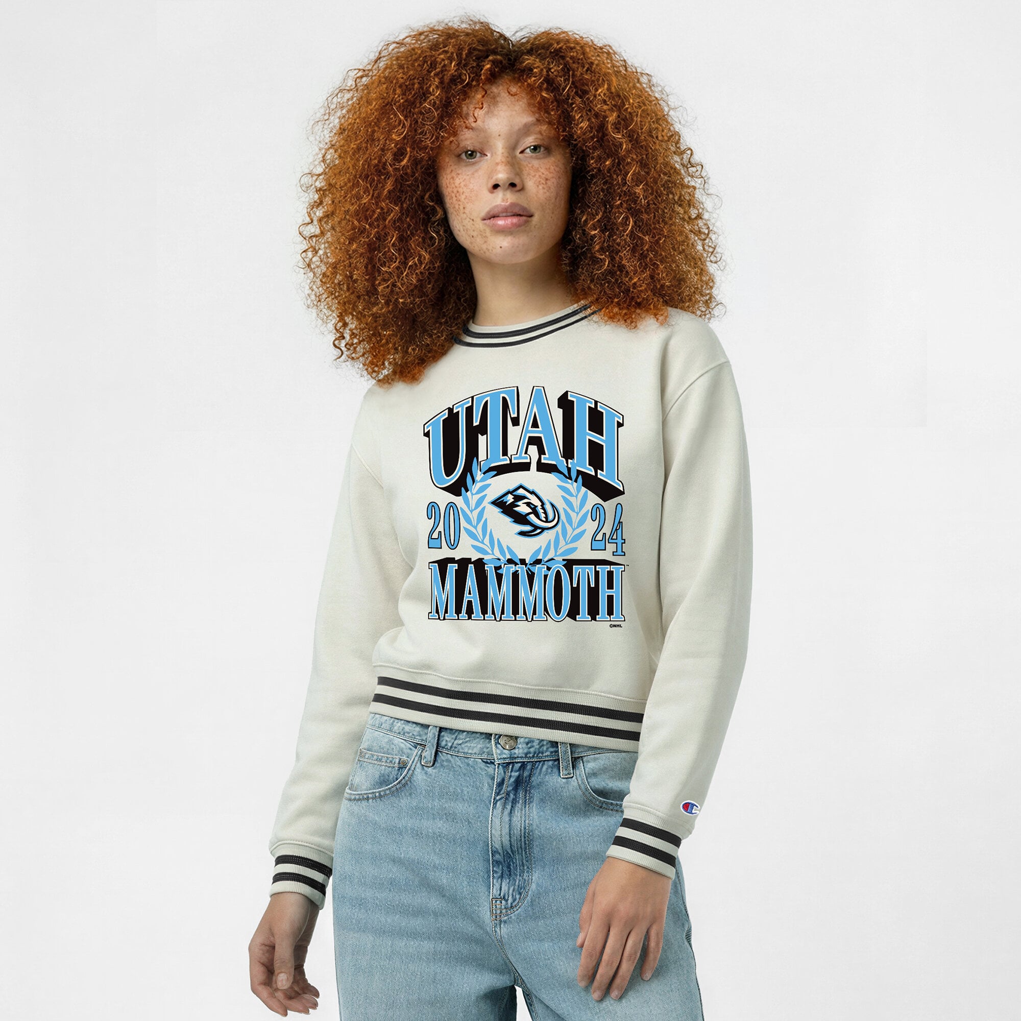 Sweat-shirt Champion Cream pour femme, en fil tissé inversé Utah Mammoth Bold Laurels.