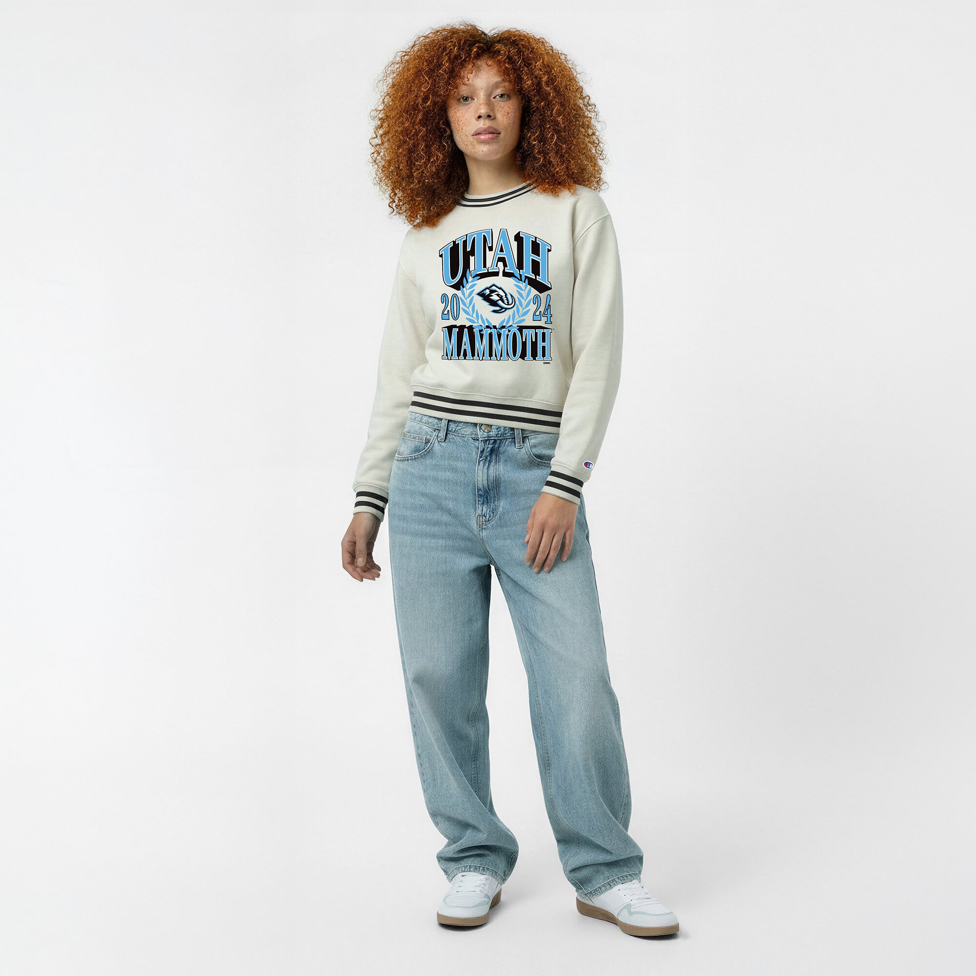 Sweat-shirt Champion Cream pour femme, en fil tissé inversé Utah Mammoth Bold Laurels.