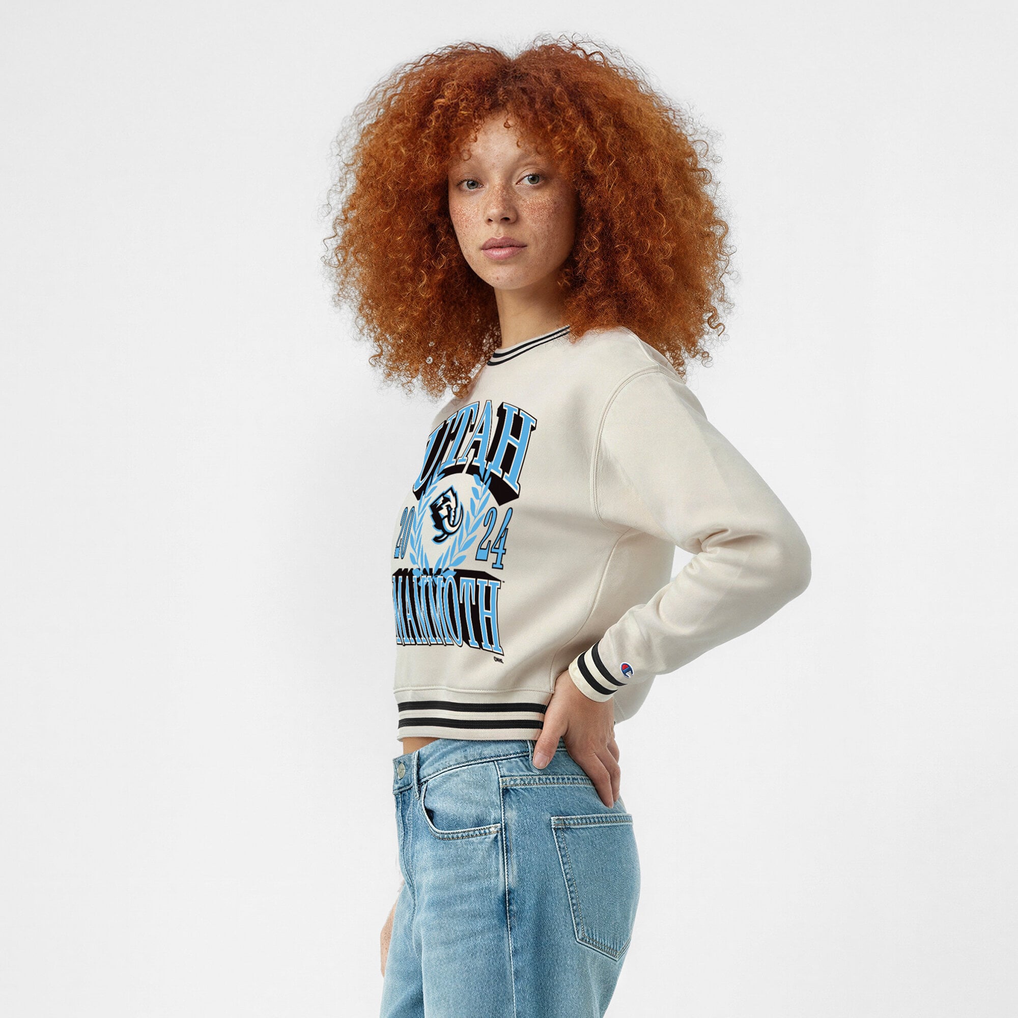 Sweat-shirt Champion Cream pour femme, en fil tissé inversé Utah Mammoth Bold Laurels.