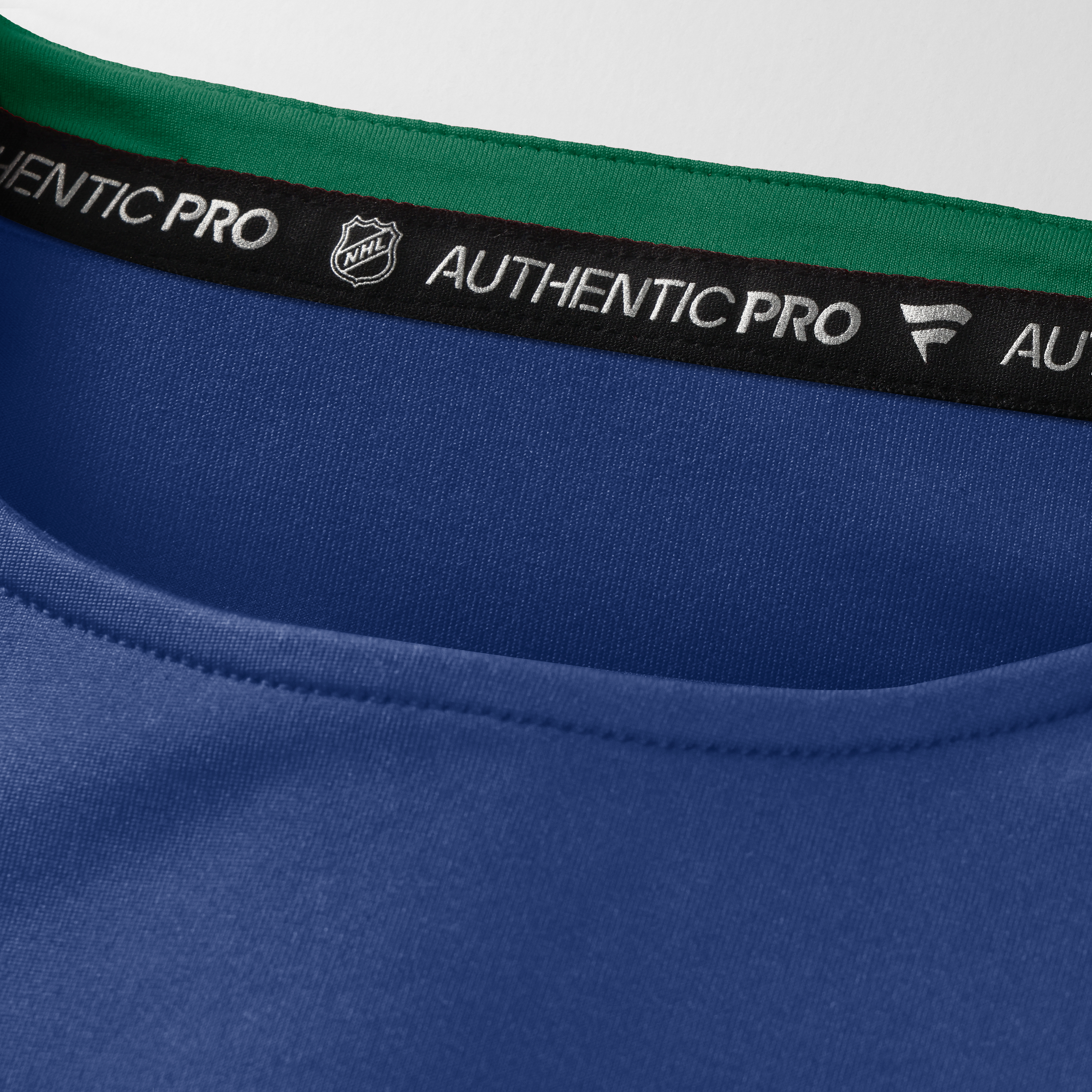 T-shirt à manches longues authentique Pro Rink Tech des Canucks de Vancouver, bleu Fanatics, pour homme
