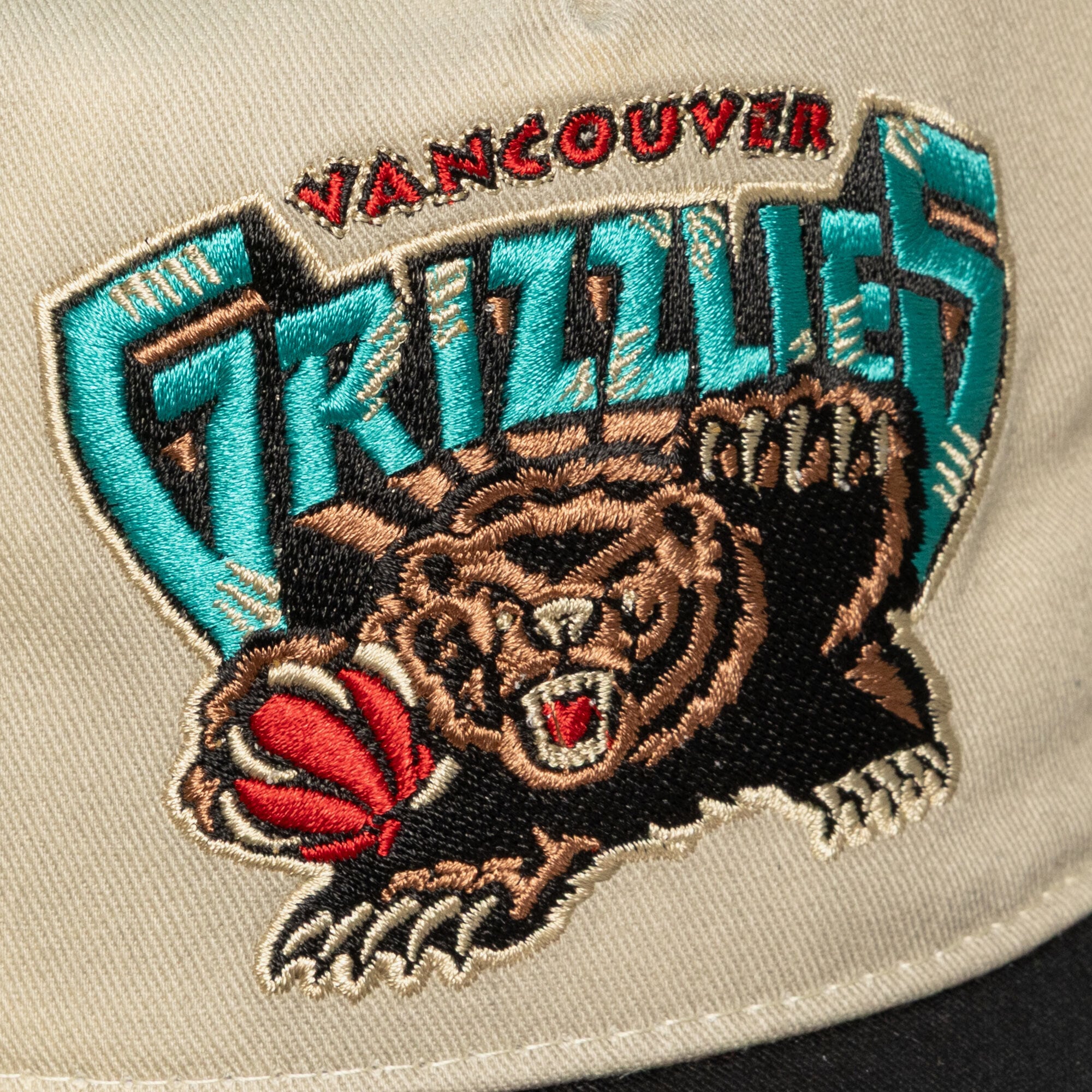 Men's Mitchell & Ness Cream Vancouver Grizzlies Hardwood Classics Retro Roots Snapback Hat