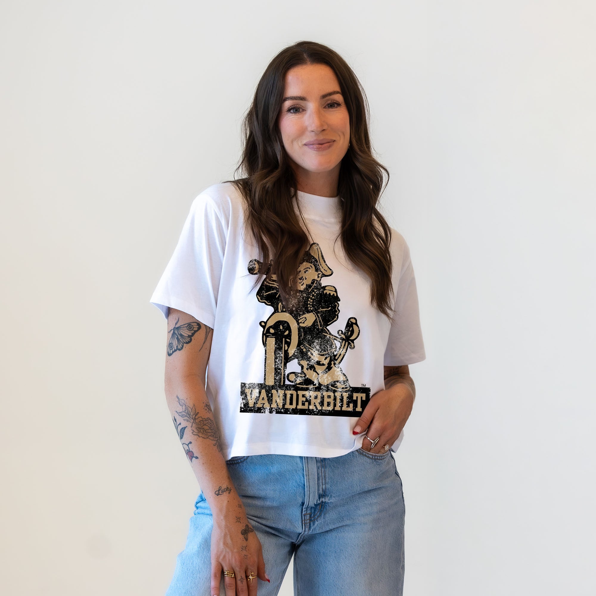 T-shirt blanc Vanderbilt Commodores Vault Mascot pour femmes, idéal les journées de match