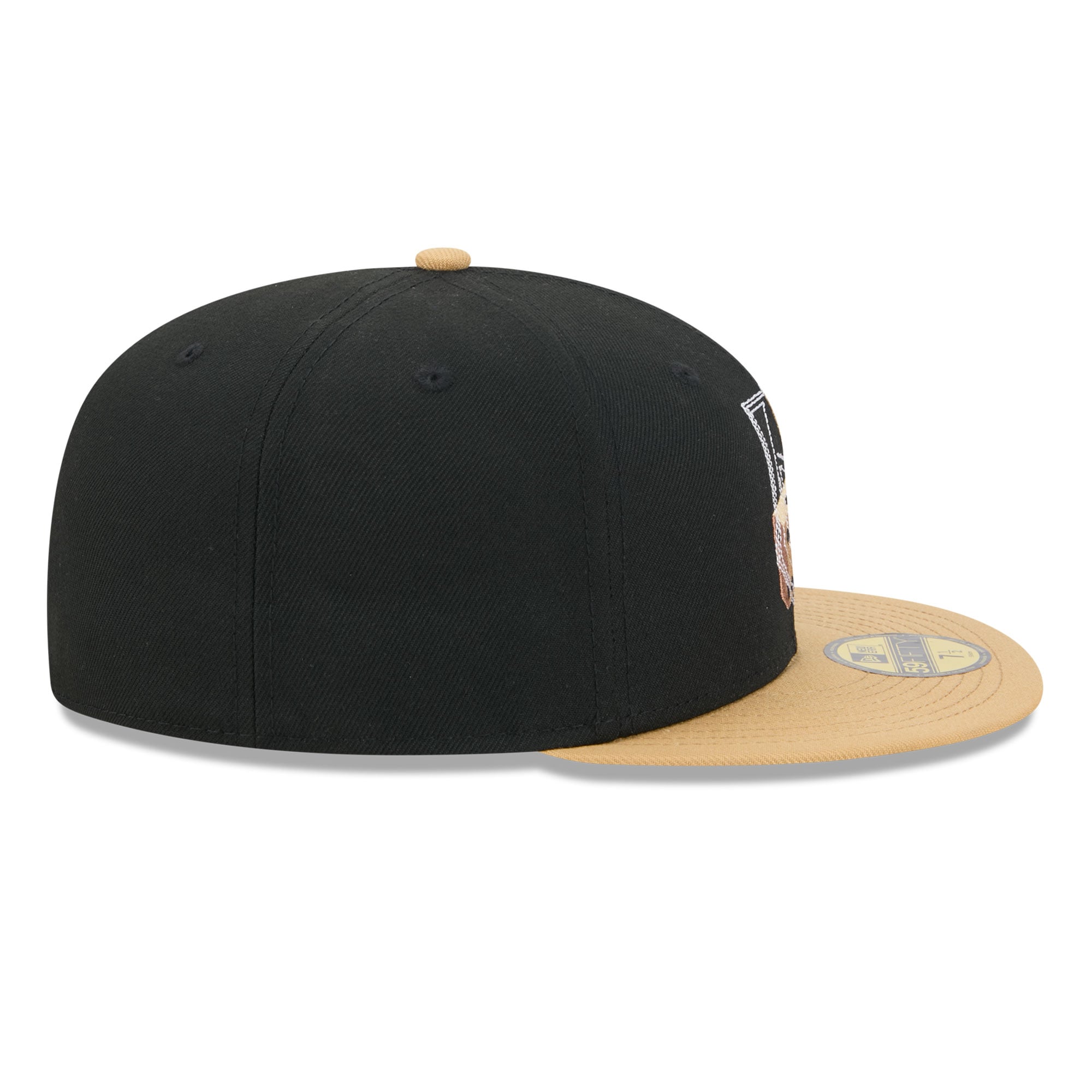 Casquette ajustée New Era 59FIFTY pour homme, noire et or, logo des Golden Knights de Vegas, surpiqûres décoratives.