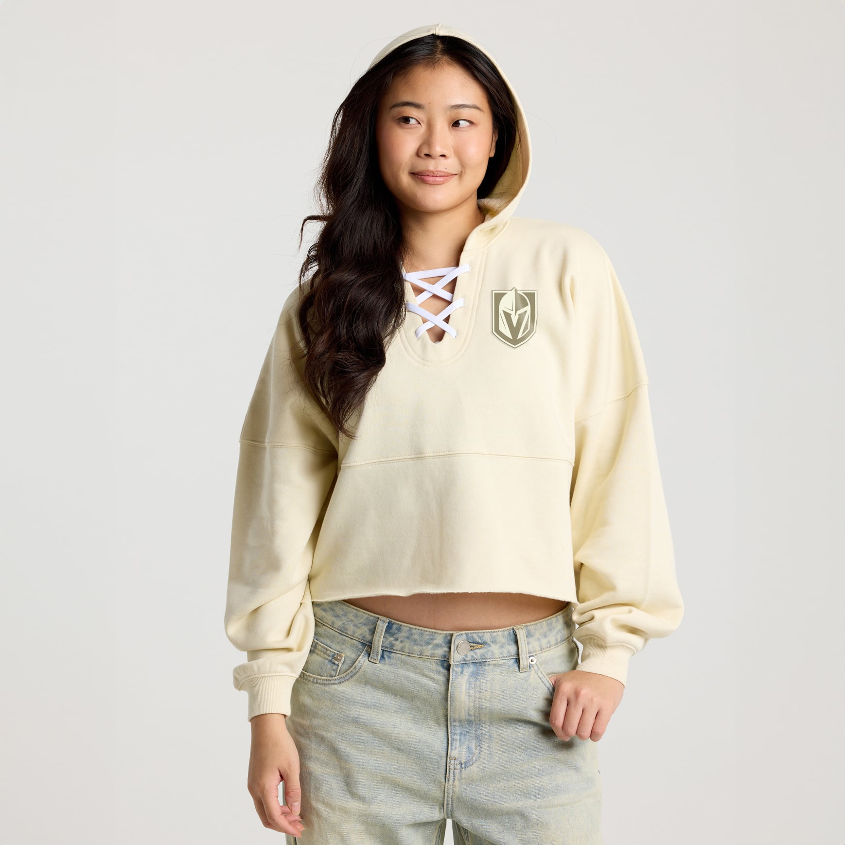 Sweat à capuche court lacets Fanatics Cream Vegas Golden Knights pour femme