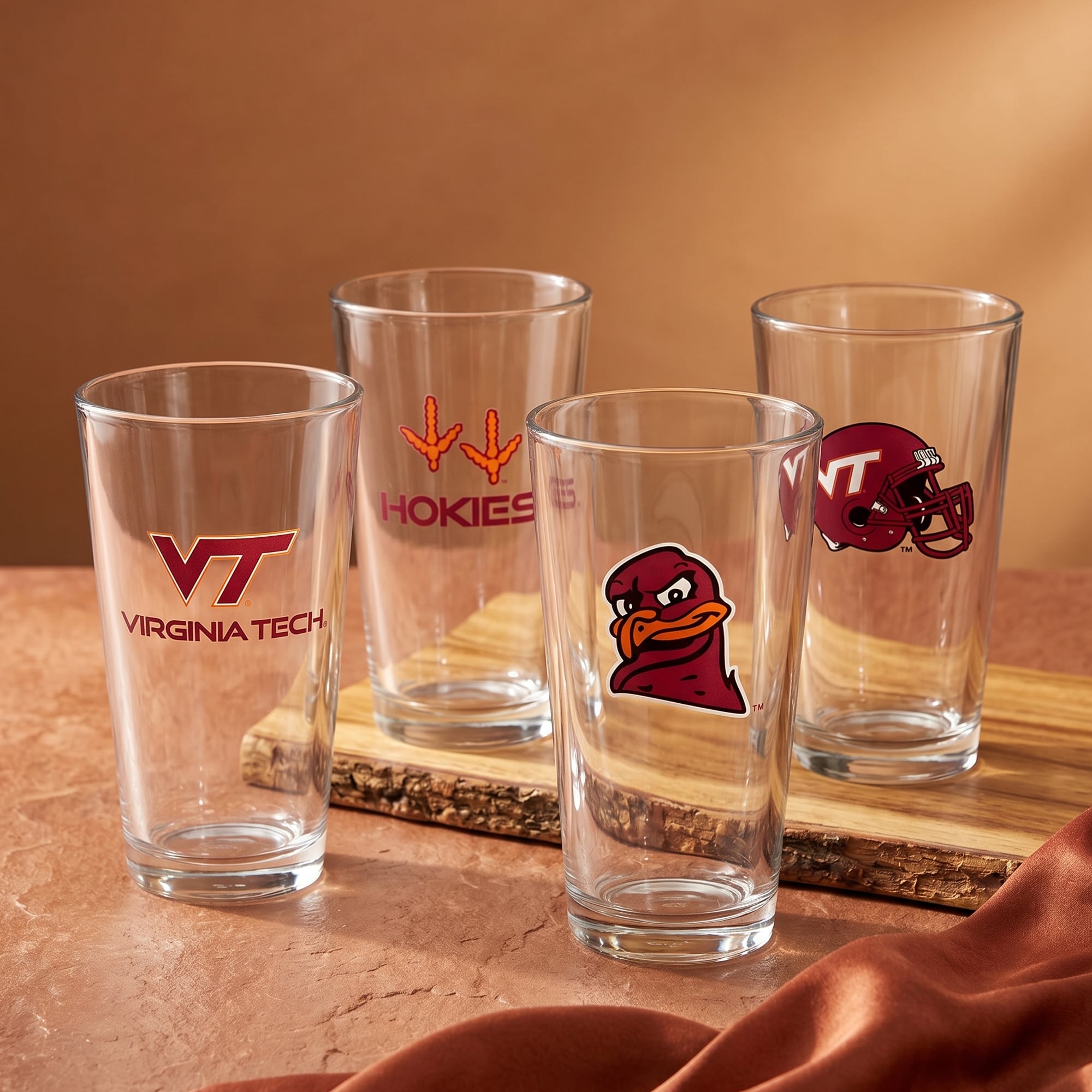 Ensemble de quatre verres à bière de collection Virginia Tech Hokies de 473 ml (16 oz).