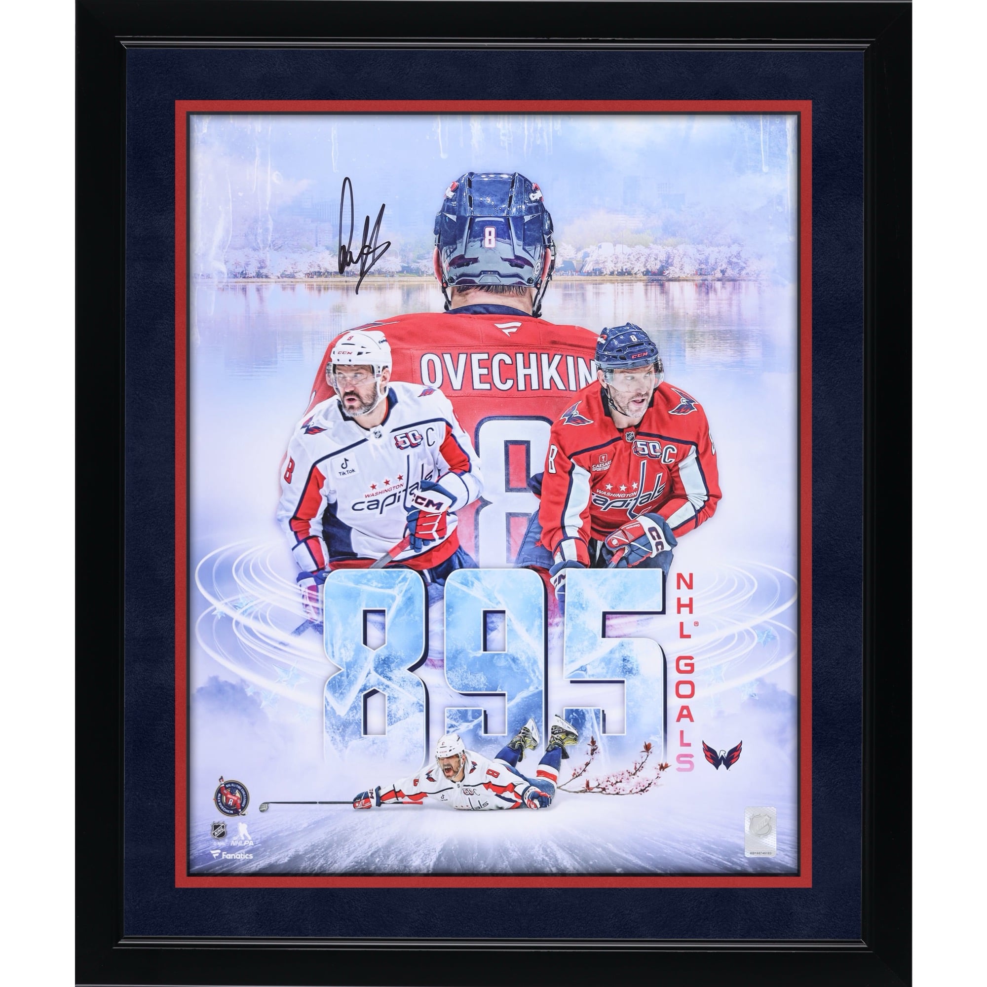 Photo stylisée autographiée d'Alexander Ovechkin, joueur des Capitals de Washington, marquant son 895e but (40,6 x 50,8 cm).