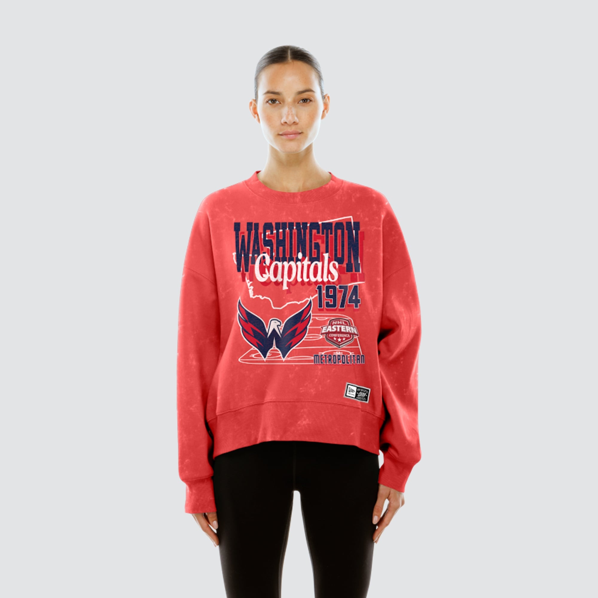Sweat-shirt à col rond en molleton délavé New Era rouge Washington Capitals pour femme