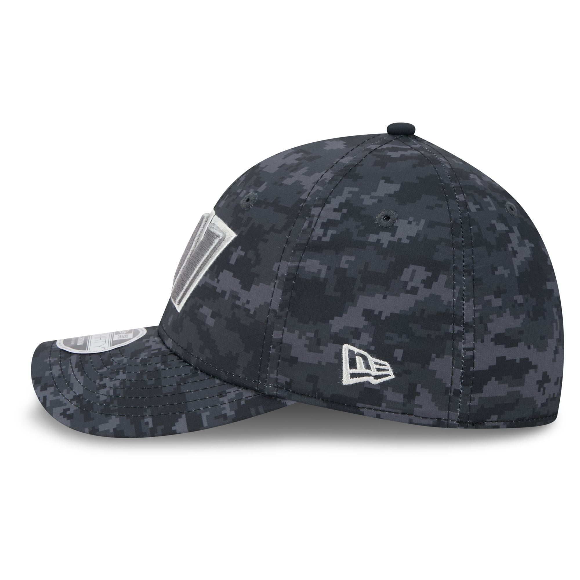 Men's New Era Black Washington Commanders 2026 Salute To Service 39THIRTY M-Crown Stretch Hat