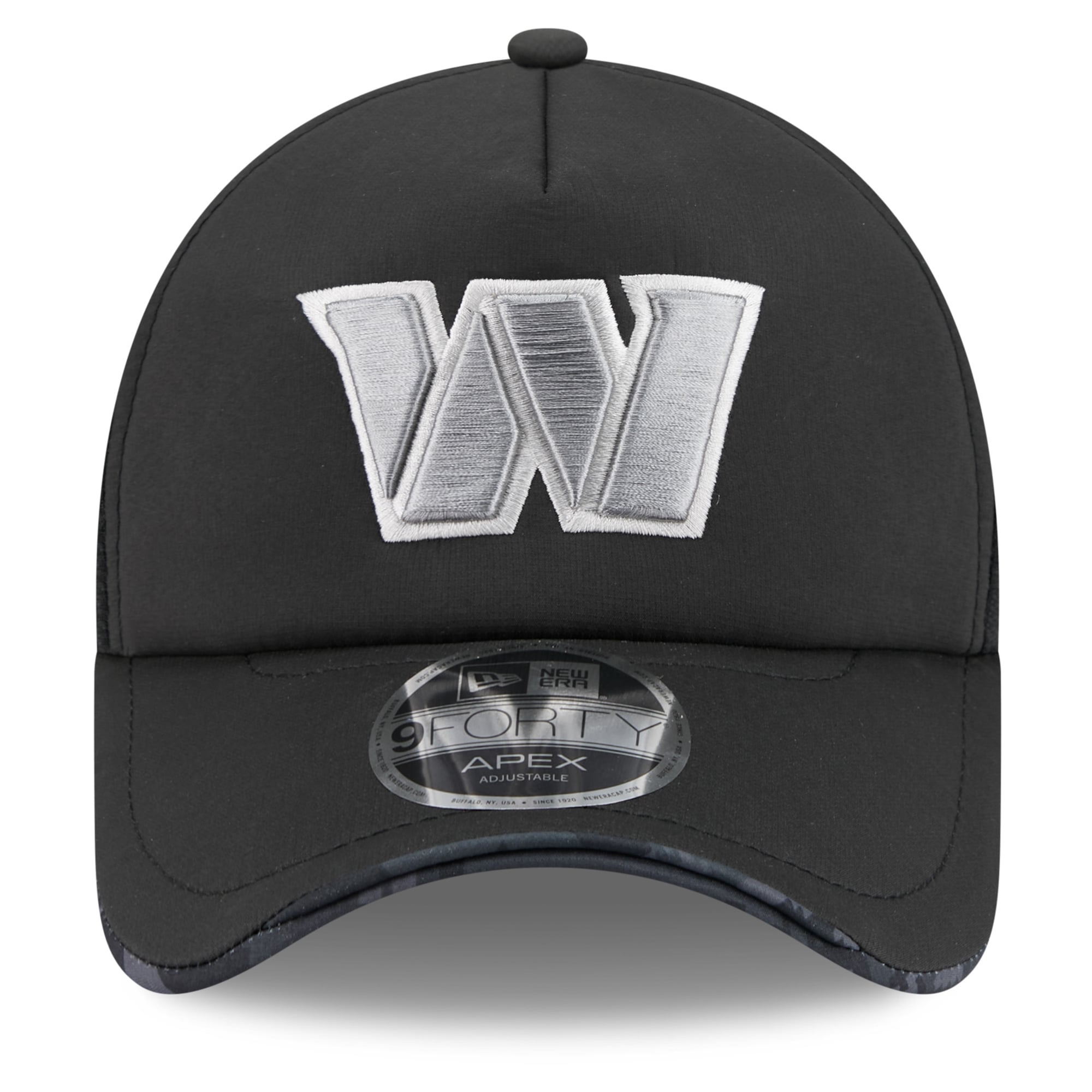 Men's New Era Black Washington Commanders 2026 Salute To Service Apex 9FORTY Adjustable Trucker Hat