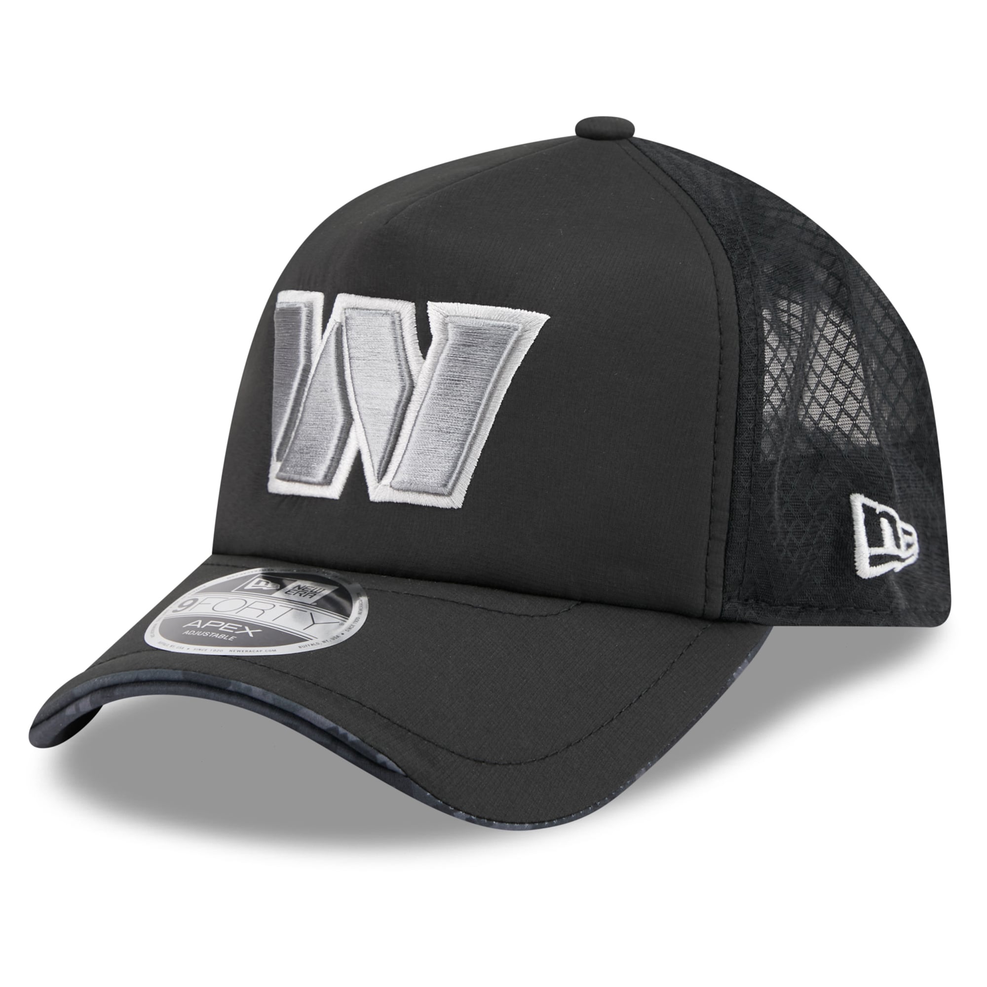 Men's New Era Black Washington Commanders 2026 Salute To Service Apex 9FORTY Adjustable Trucker Hat