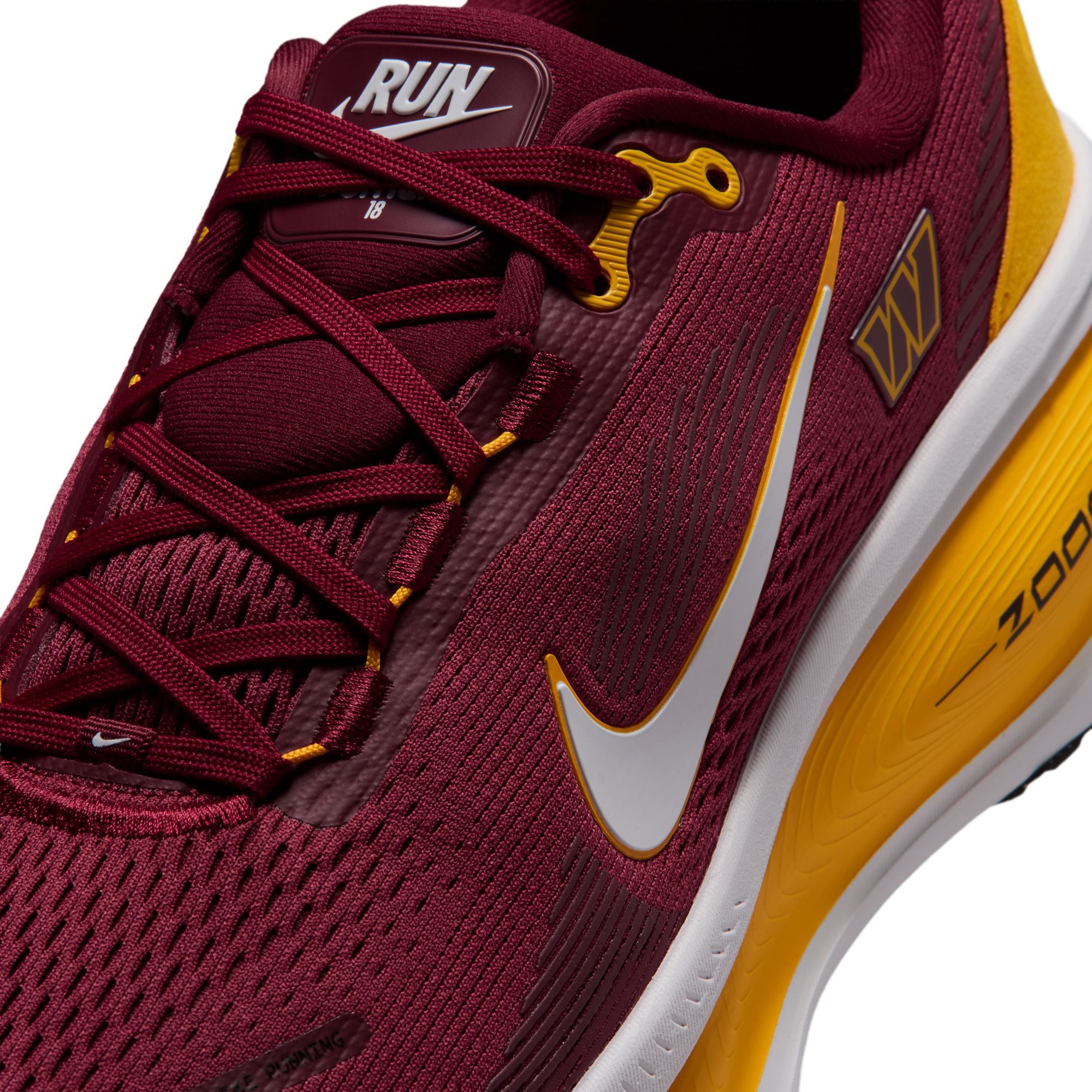 Men's Nike Washington Commanders Vomero 18 Running Shoes