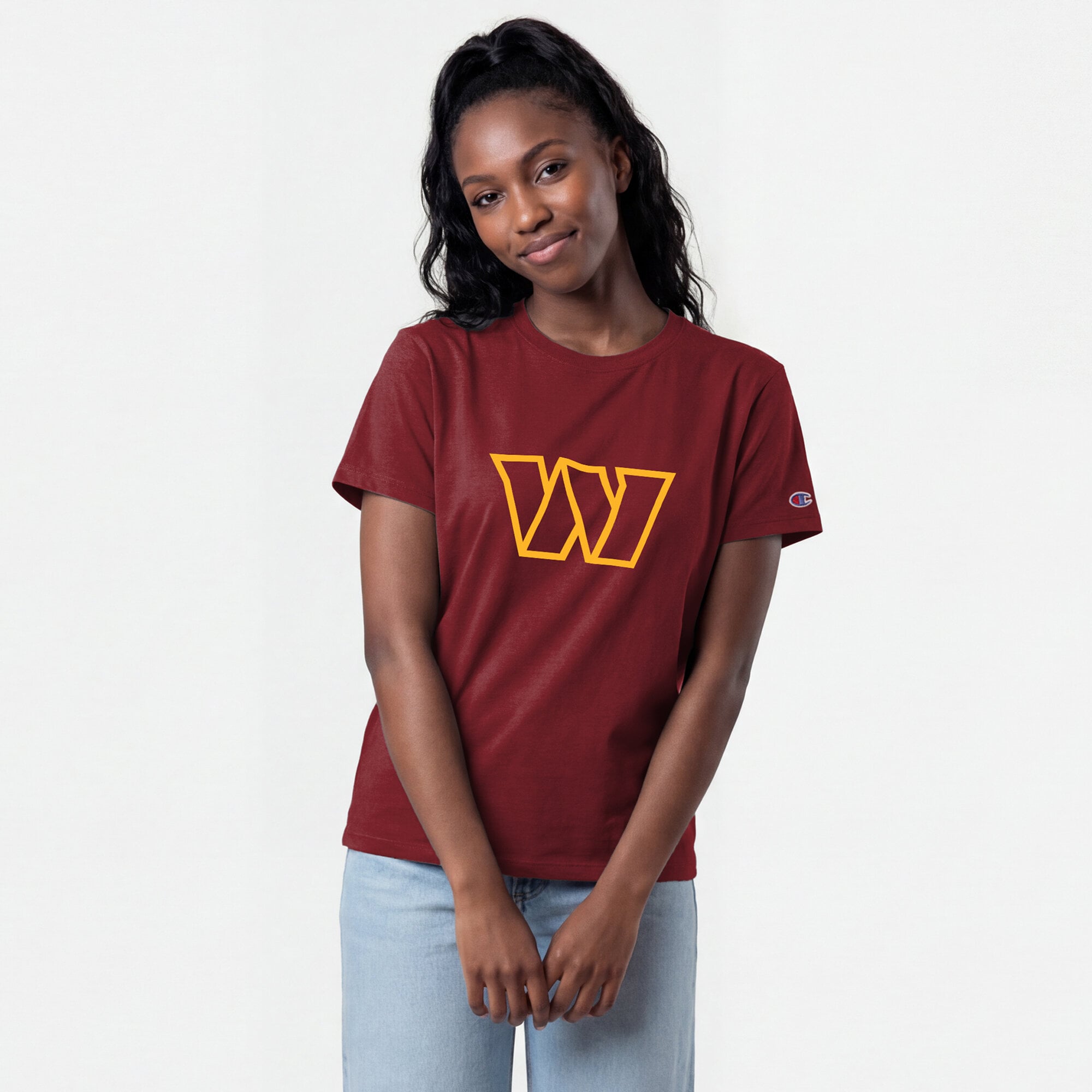 T-shirt Champion bordeaux pour femmes avec logo des Washington Commanders