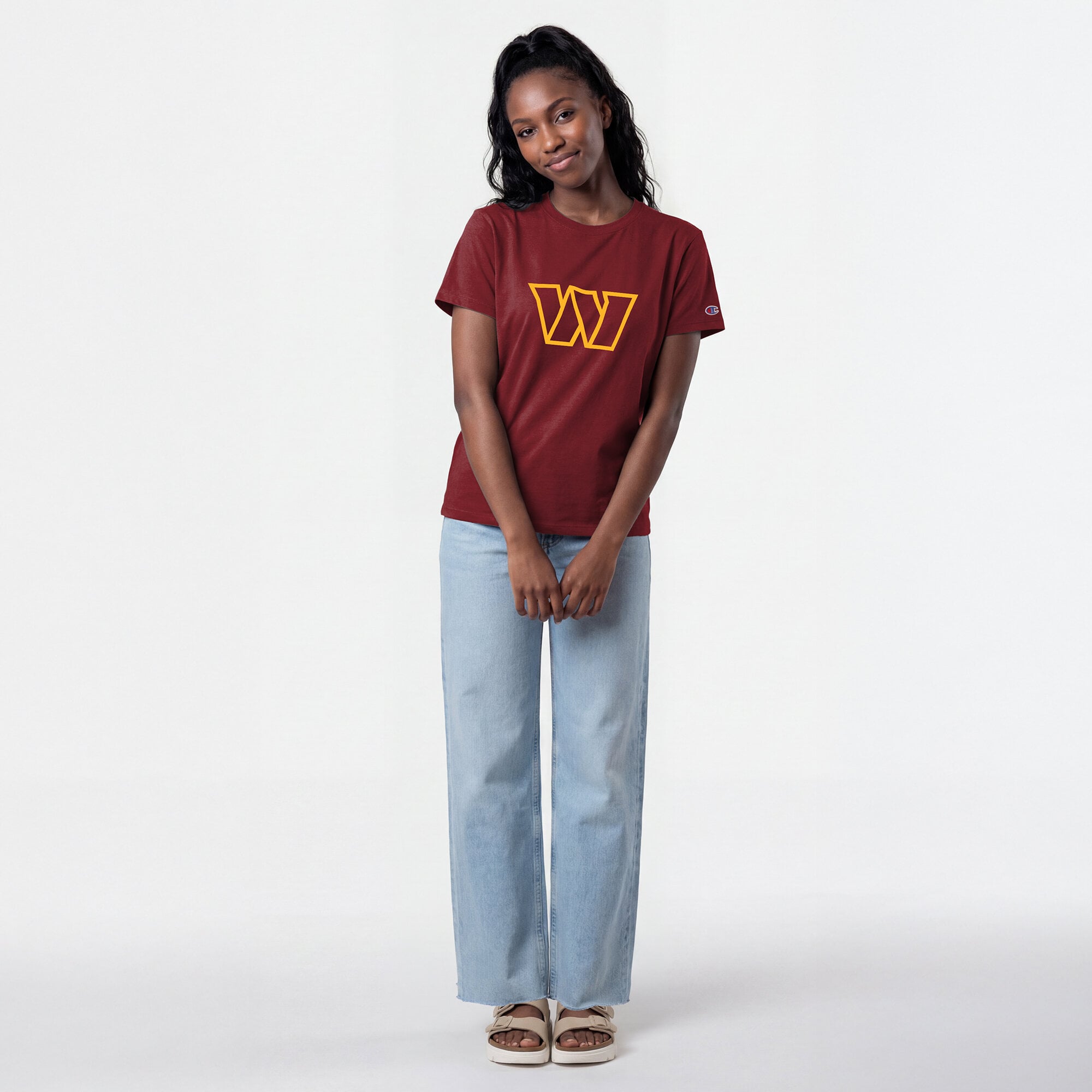 T-shirt Champion bordeaux pour femmes avec logo des Washington Commanders