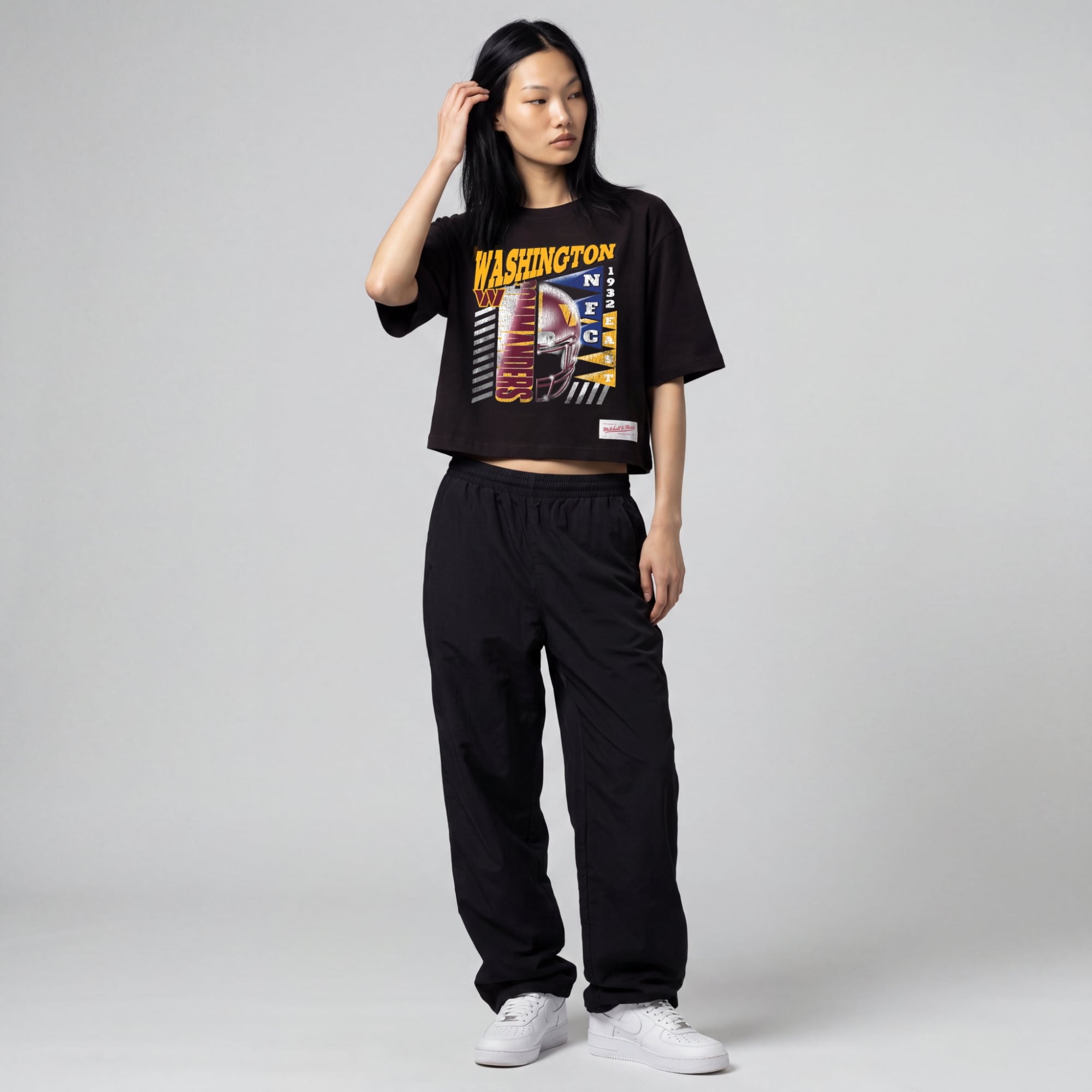 T-shirt court à imprimé graphique noir Mitchell & Ness Washington Commanders pour femme