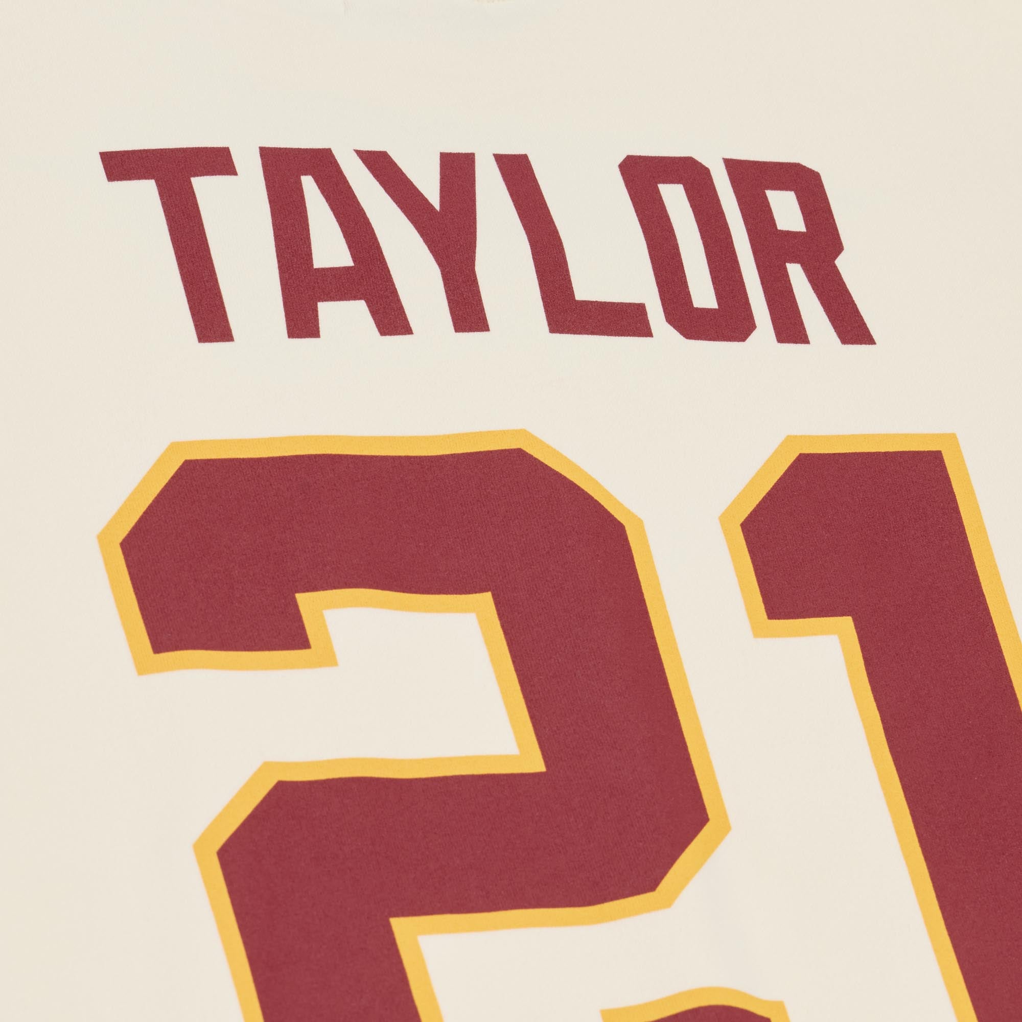 Sweat-shirt Mitchell & Ness Sean Taylor crème pour femme, avec nom et numéro des Washington Commanders