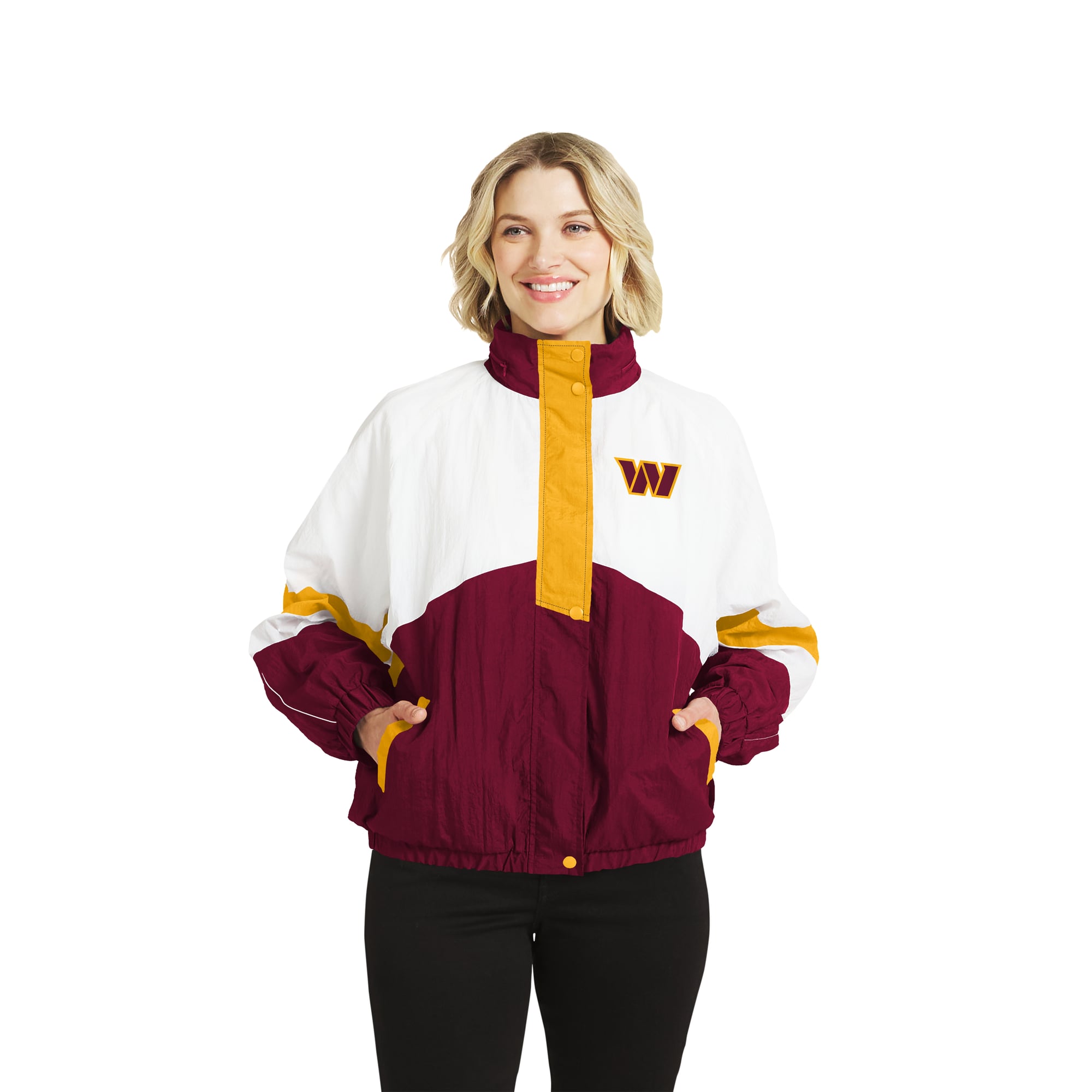Veste coupe-vent à capuche WEAR by Erin Andrews pour femme, blanche/bordeaux, modèle Washington Commanders, en tissu froissé et boutons-pression.