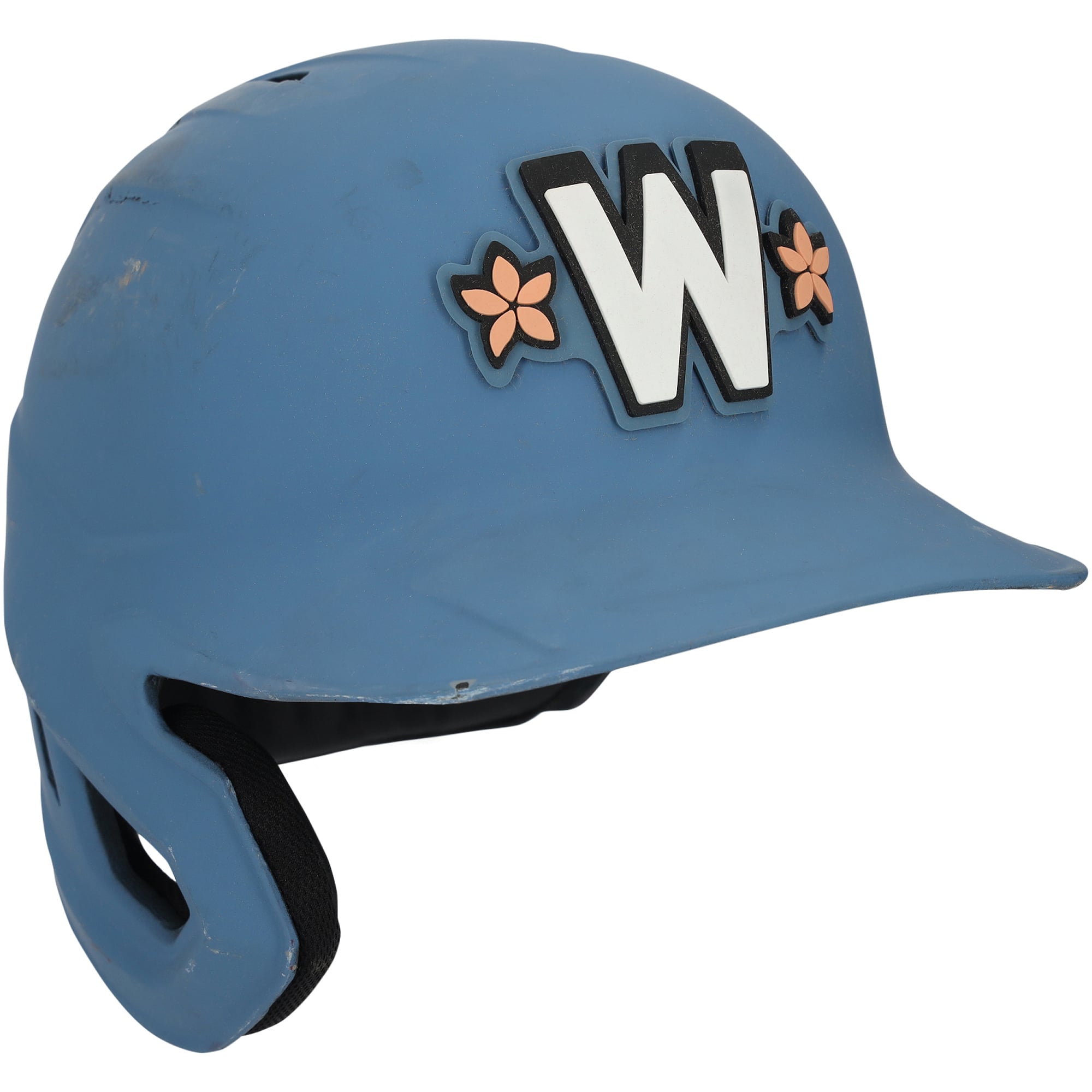 Casque de frappeur bleu City Connect n° 14 porté par Drew Millas (Washington Nationals) lors des matchs contre les Dodgers de Los Angeles le 4 avril et contre les Padres de San Diego le 30 mai 2026.
