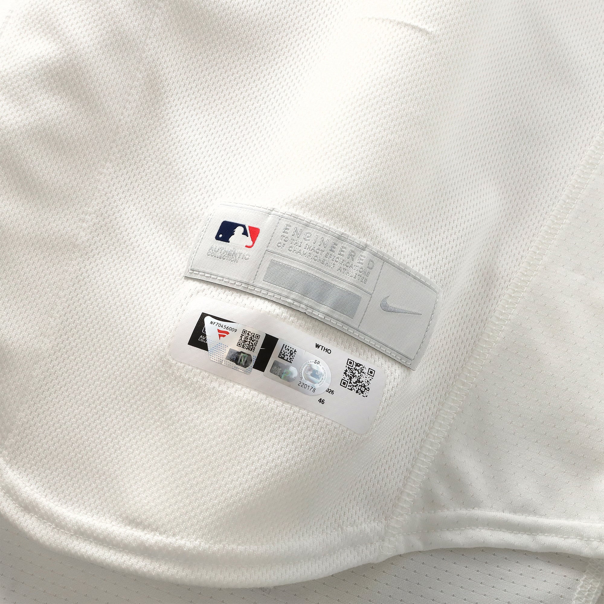 Maillot blanc n° 22 de Foster Griffin, joueur des Nationals de Washington, saison 2026 de la MLB