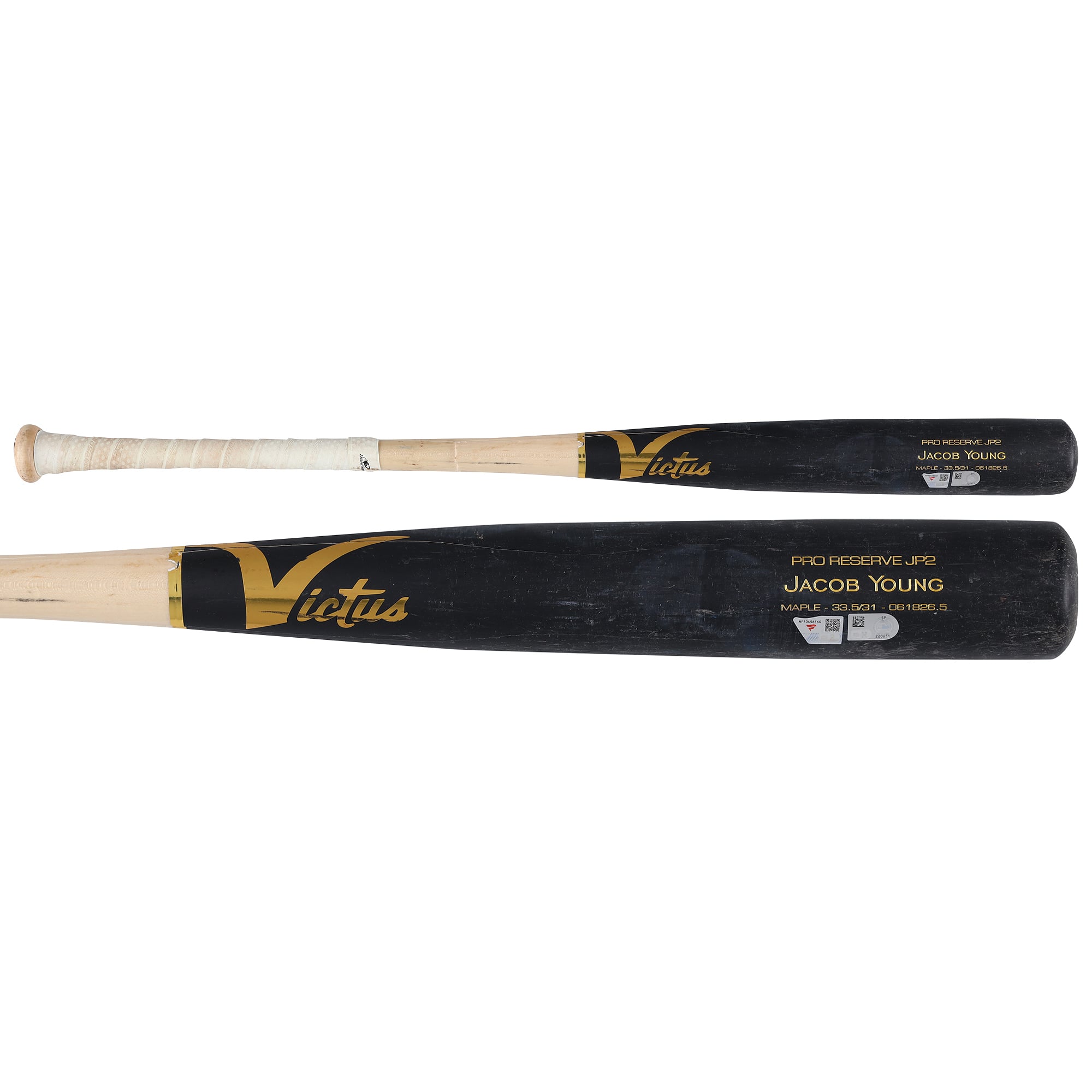 Bâton Victus noir cassé utilisé par Jacob Young des Washington Nationals lors du match contre les Colorado Rockies le août 2026