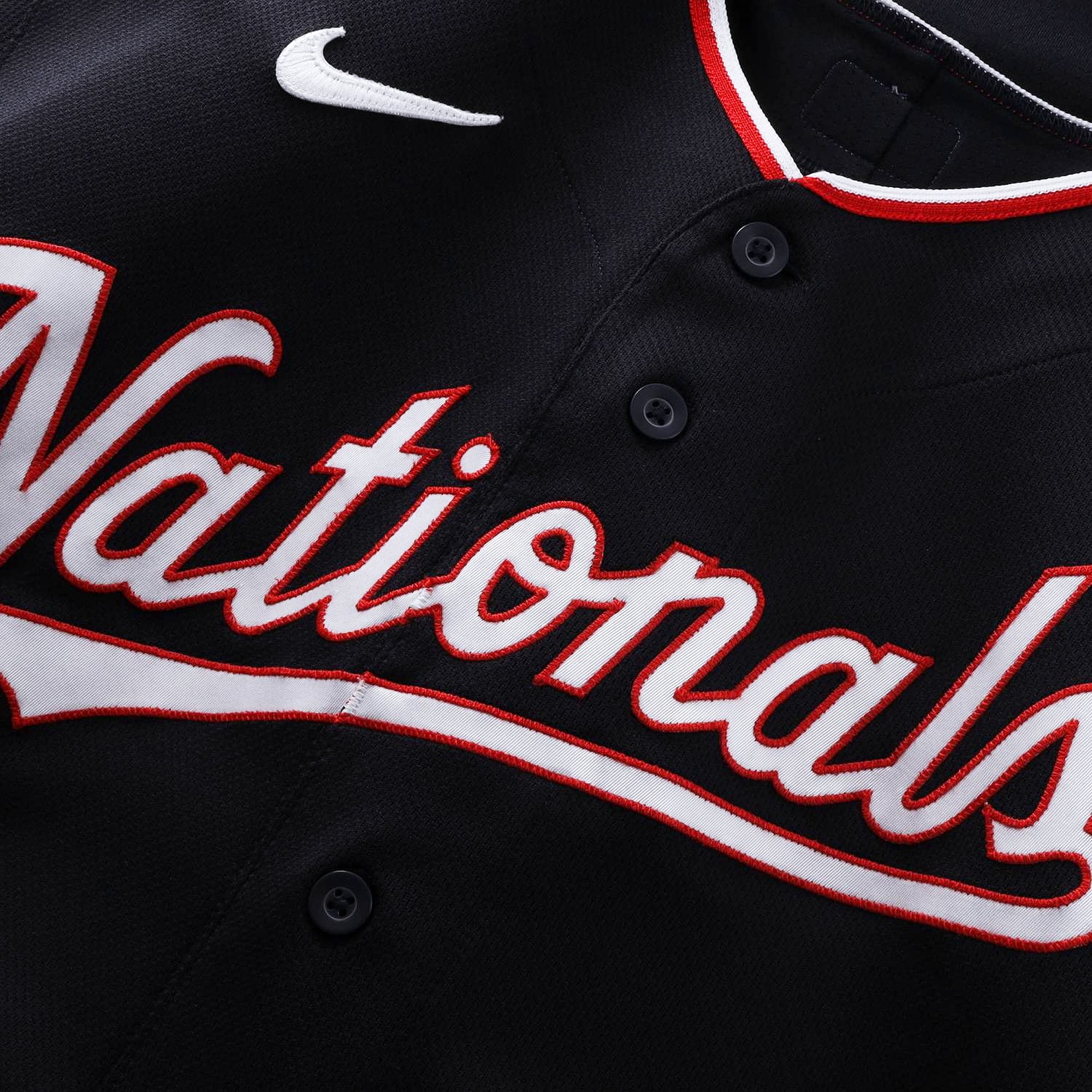 Maillot bleu marine n° 36 porté par Miles Mikolas (Washington Nationals) lors du match contre les Pirates de Pittsburgh le 14 avril 2026