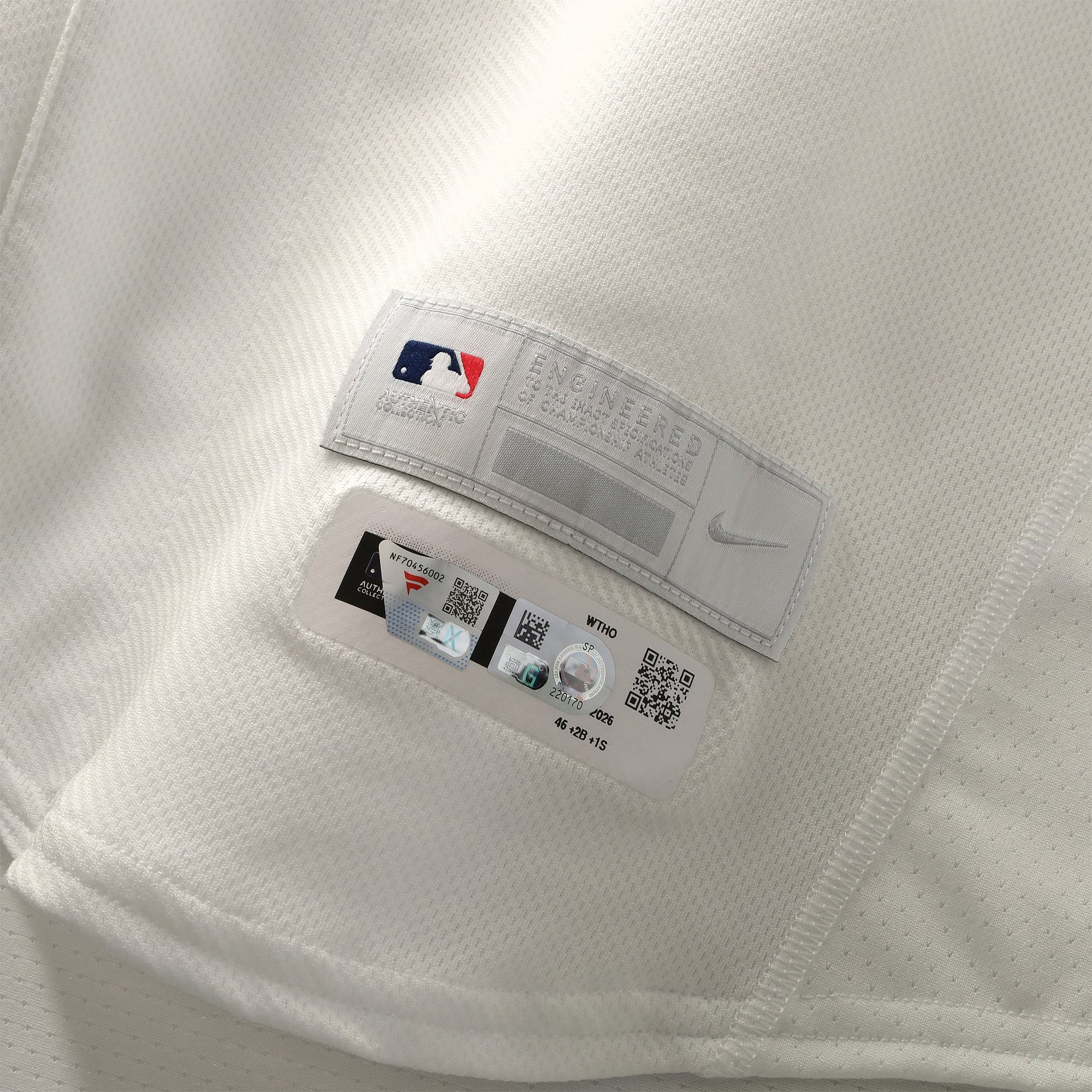 Maillot blanc n° 36 de Miles Mikolas, joueur des Nationals de Washington, saison 2026 de la MLB