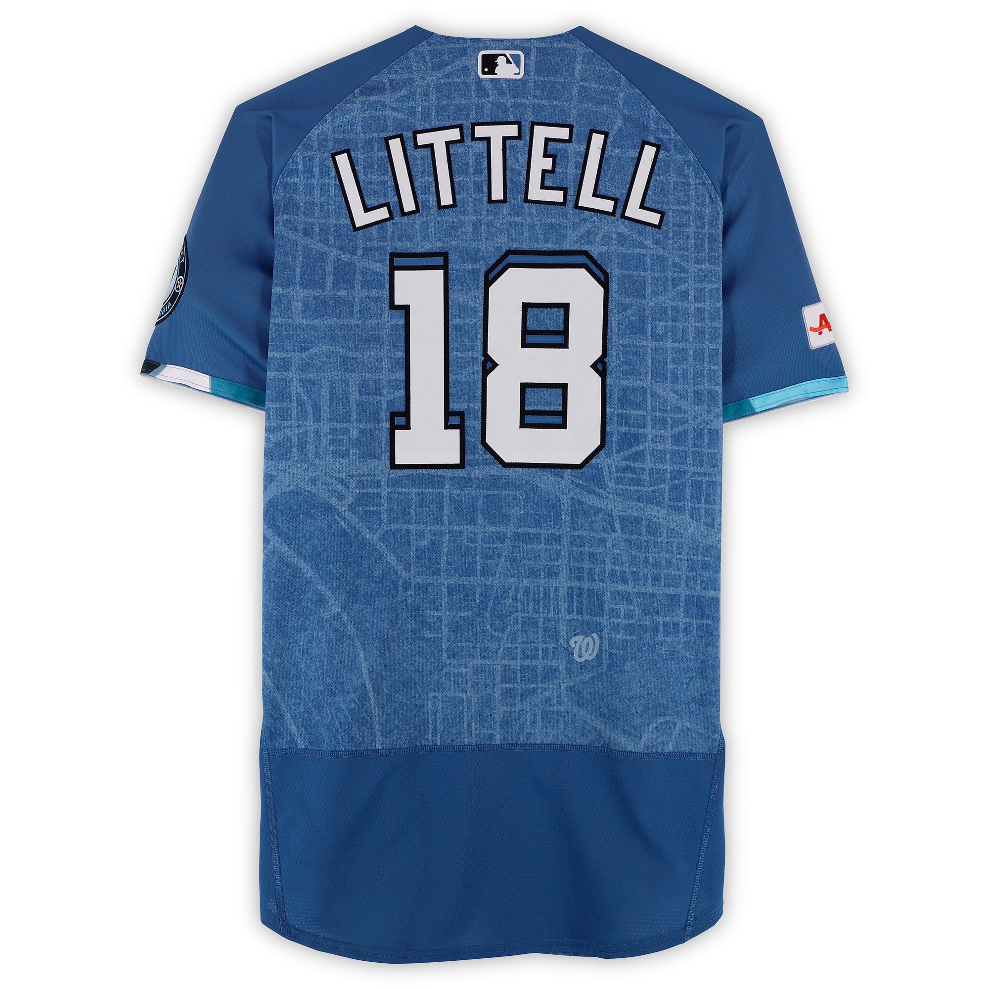Maillot bleu City Connect n° 18 porté par Zack Littell des Washington Nationals lors du match contre les Los Angeles Dodgers le 4 avril 2026