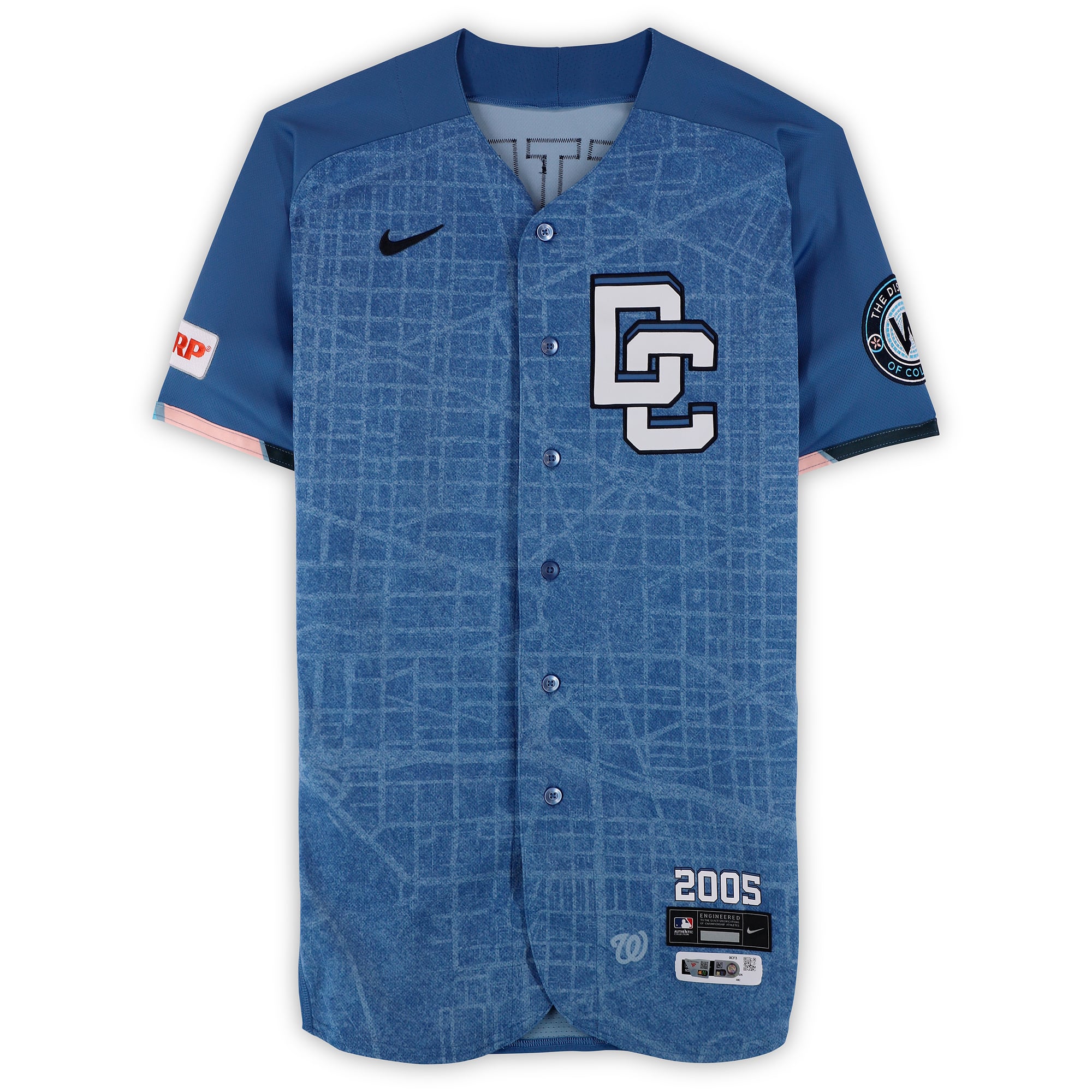 Maillot bleu City Connect n° 18 porté par Zack Littell des Washington Nationals lors du match contre les Los Angeles Dodgers le 4 avril 2026