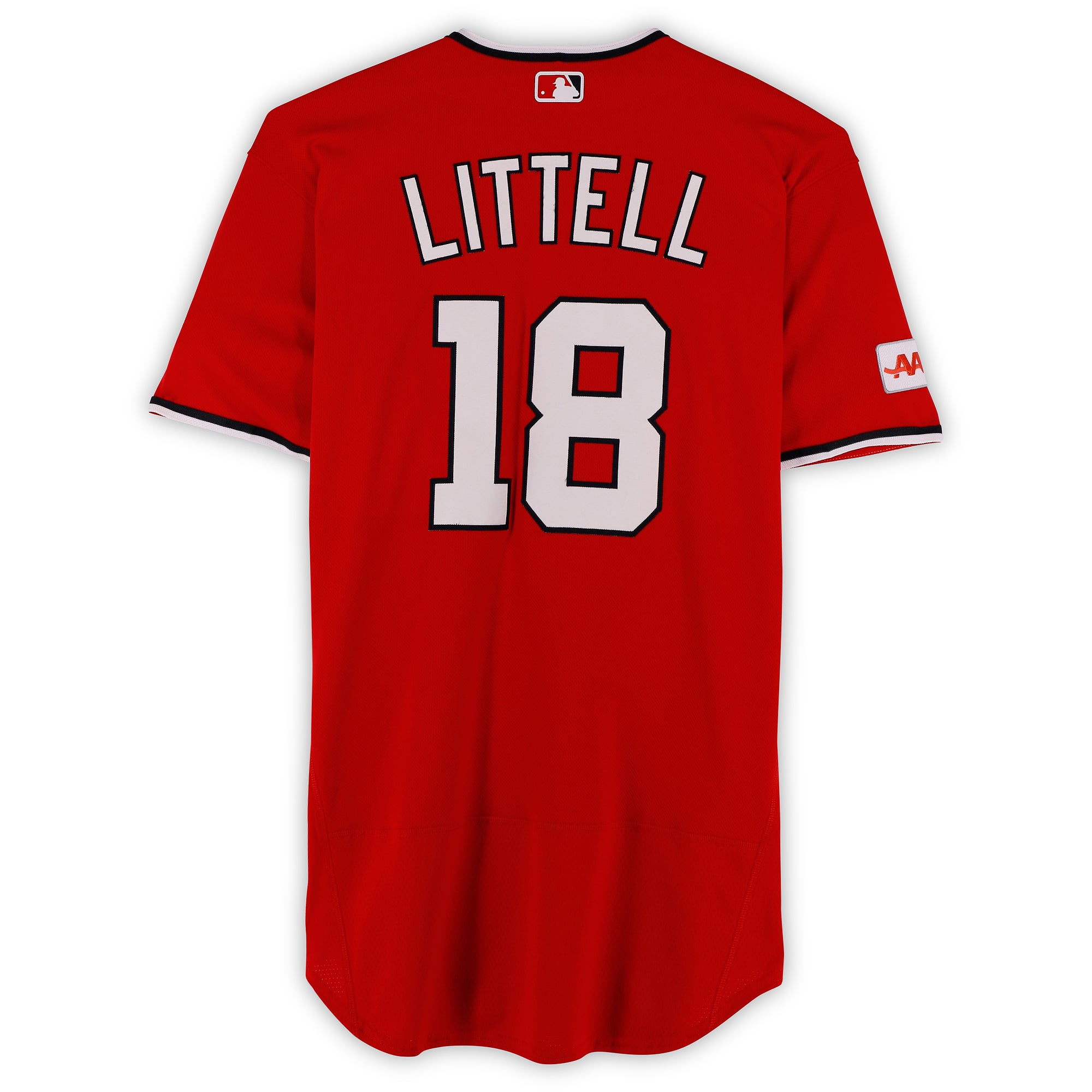 Maillot rouge n° 18 porté par Zack Littell des Washington Nationals lors du match contre les San Diego Padres le 31 mai 2026